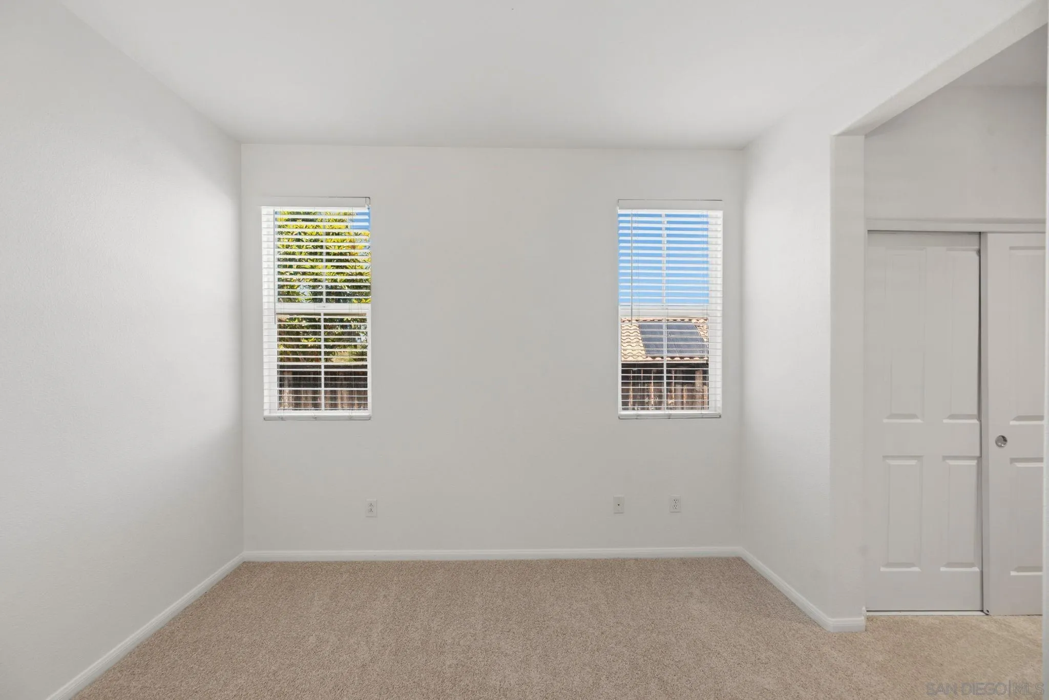 https://cdn.realtyfeed.com/cdn/127/260016405/94ffc5f199214416b8b915c5f01105c9.webp