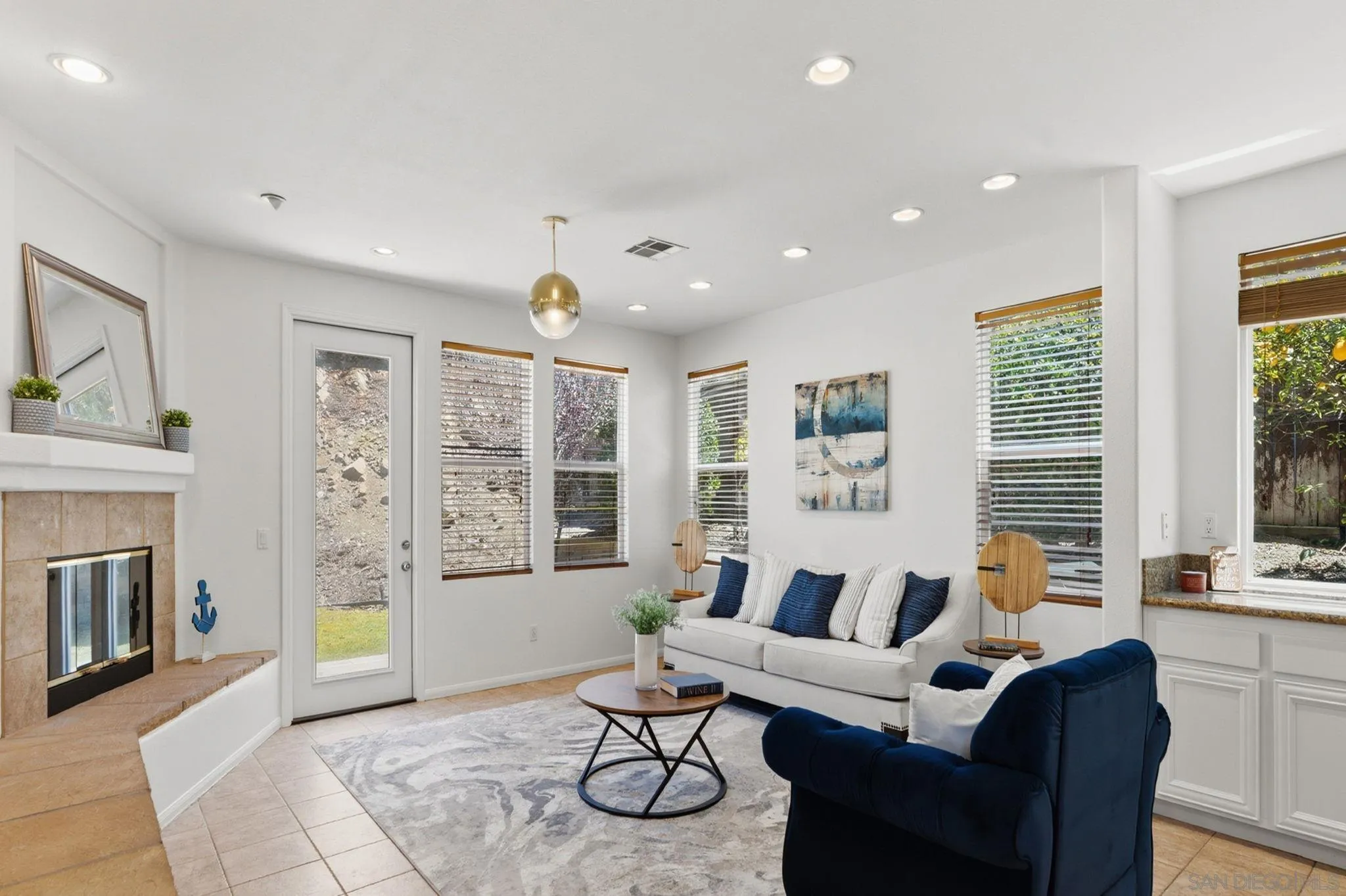 https://cdn.realtyfeed.com/cdn/127/260016405/b20074324570f47e5331ffafc8374ad9.webp