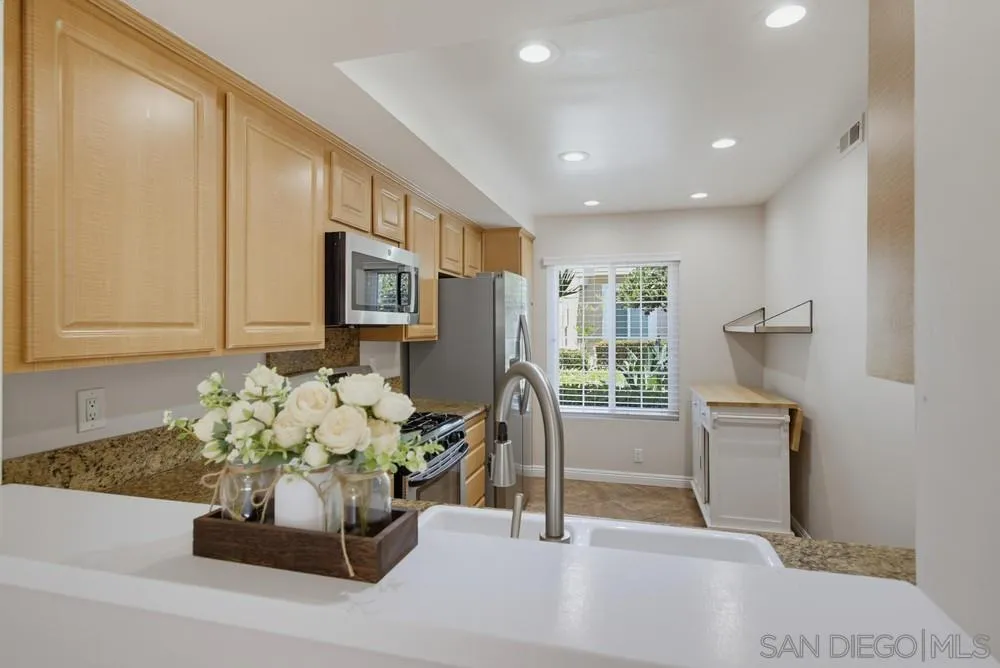 Photo #12: 260016411 Listing: Photo #12