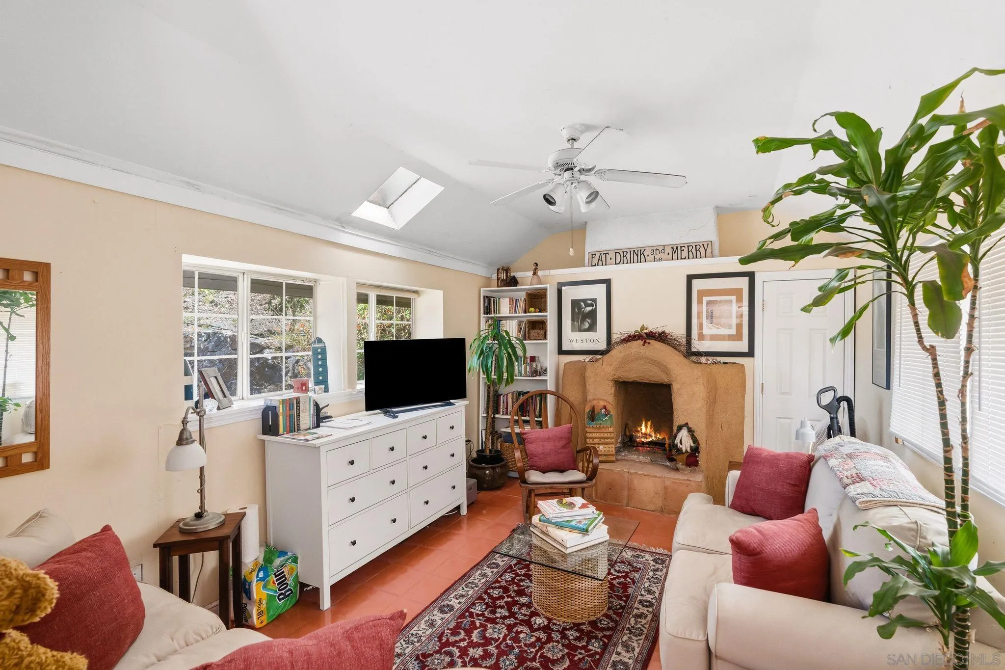 https://cdn.realtyfeed.com/cdn/127/260016416/6af233079d0e1b0cac3d673faeac2166.webp
