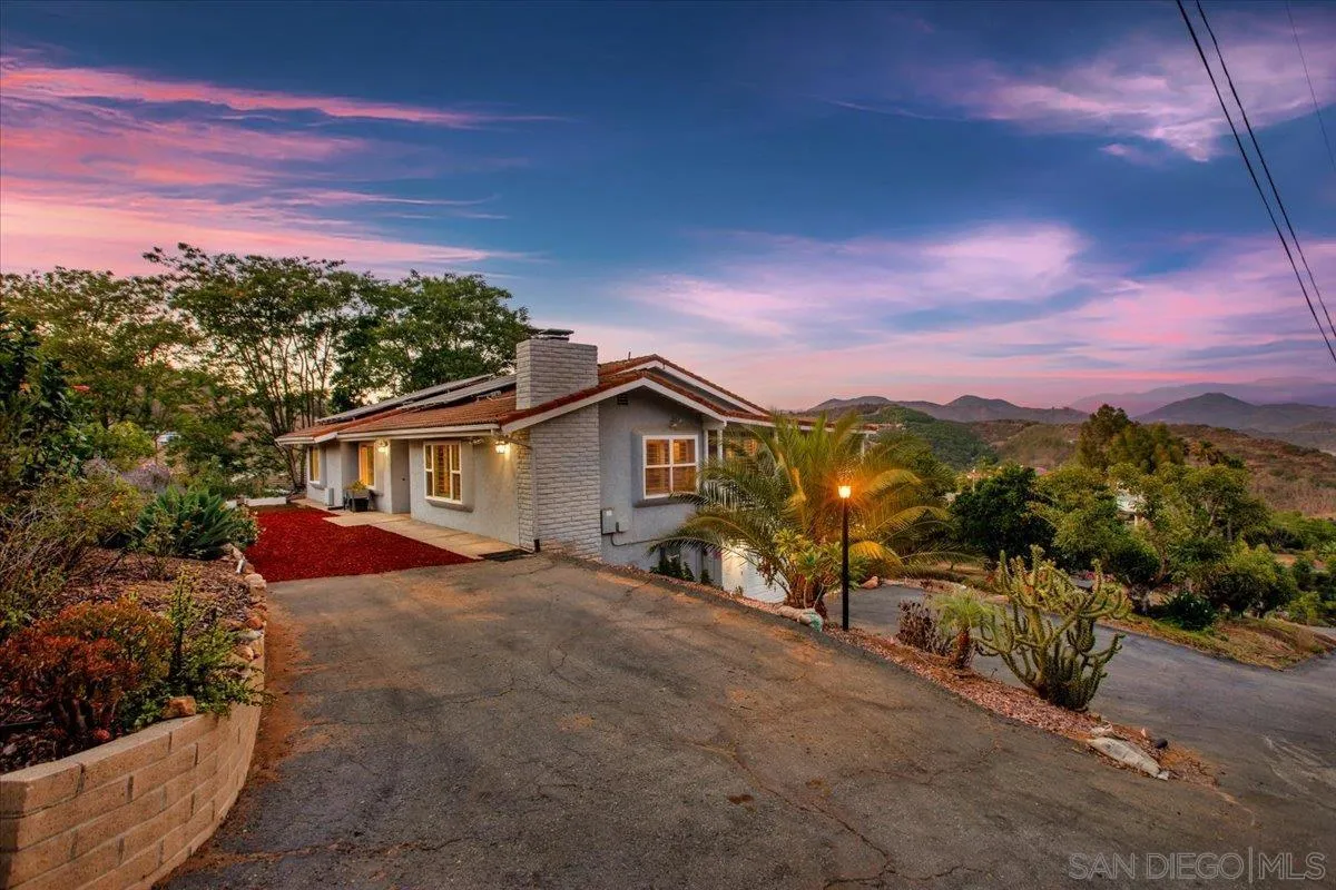2539 Wilt Rd., Fallbrook, CA 92028 - Main photo, Fallbrook, CA