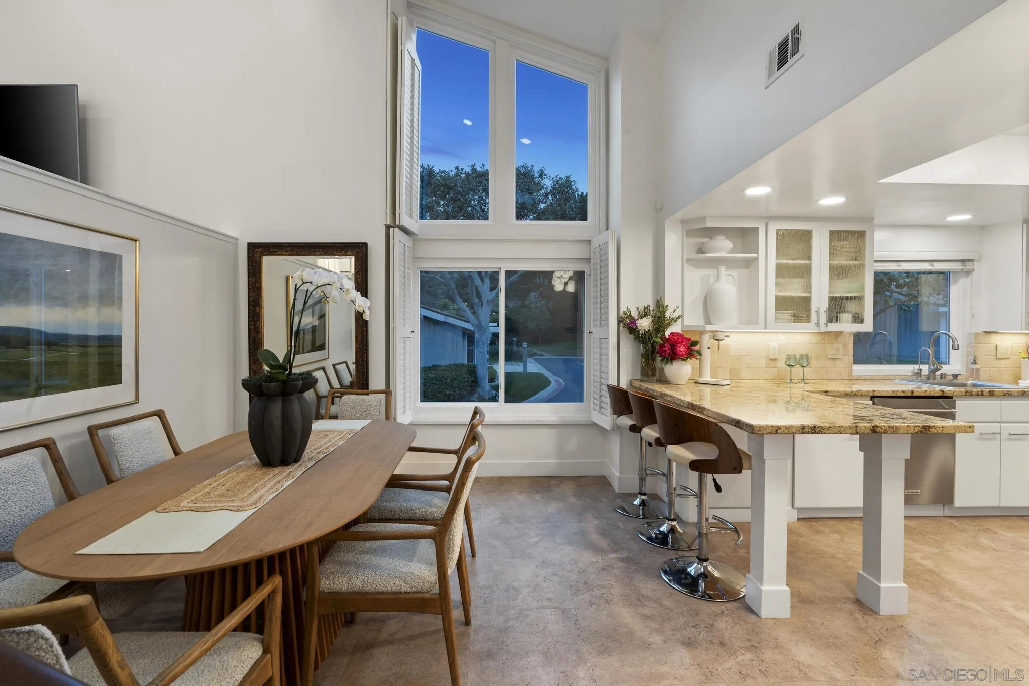 https://cdn.realtyfeed.com/cdn/127/260016428/99356eab7e60447885155cf8bbe7874a.webp