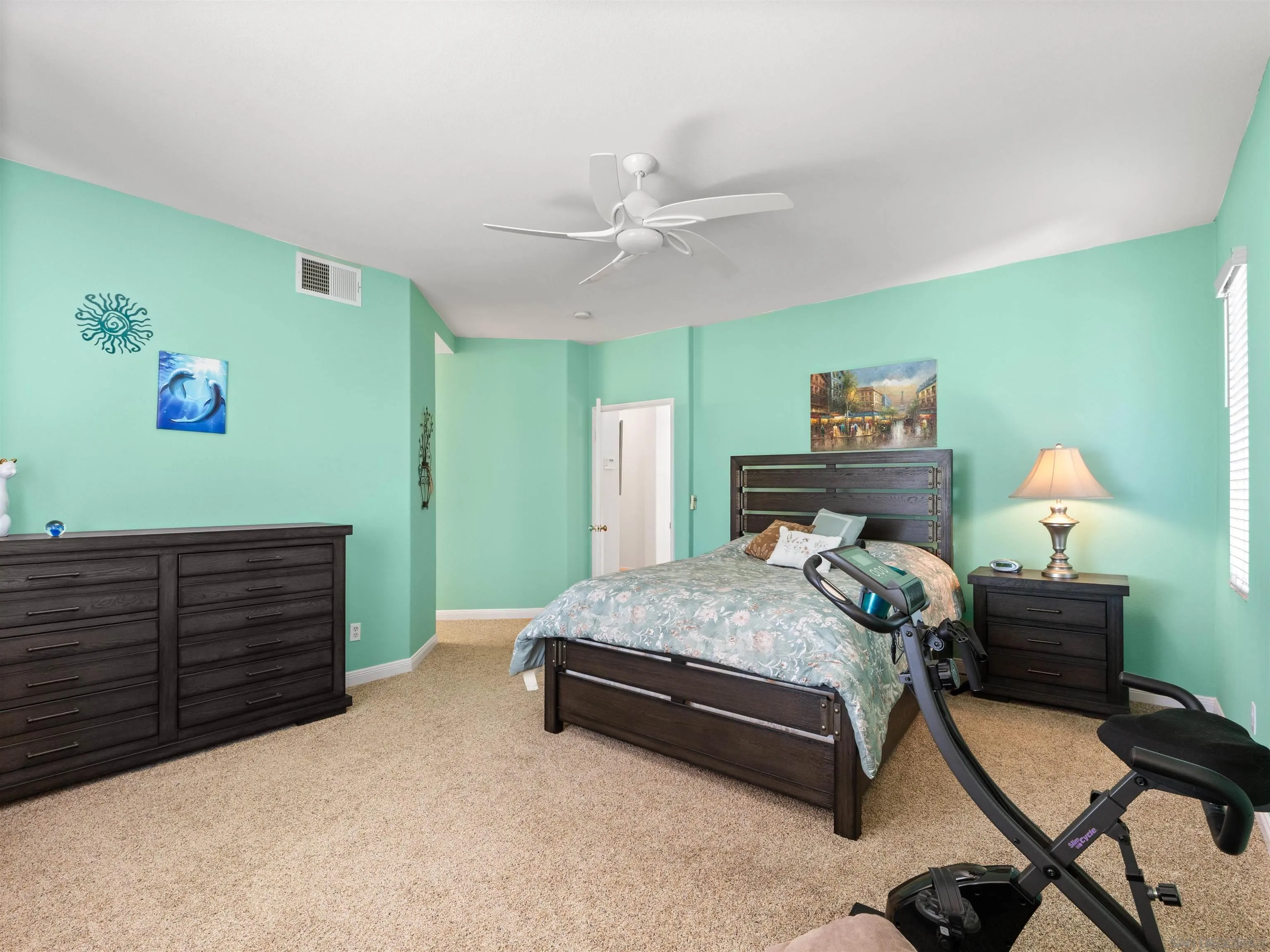 https://cdn.realtyfeed.com/cdn/127/260016429/0d0f5f8070ed03bdb9fdf564fbb16b9b.webp