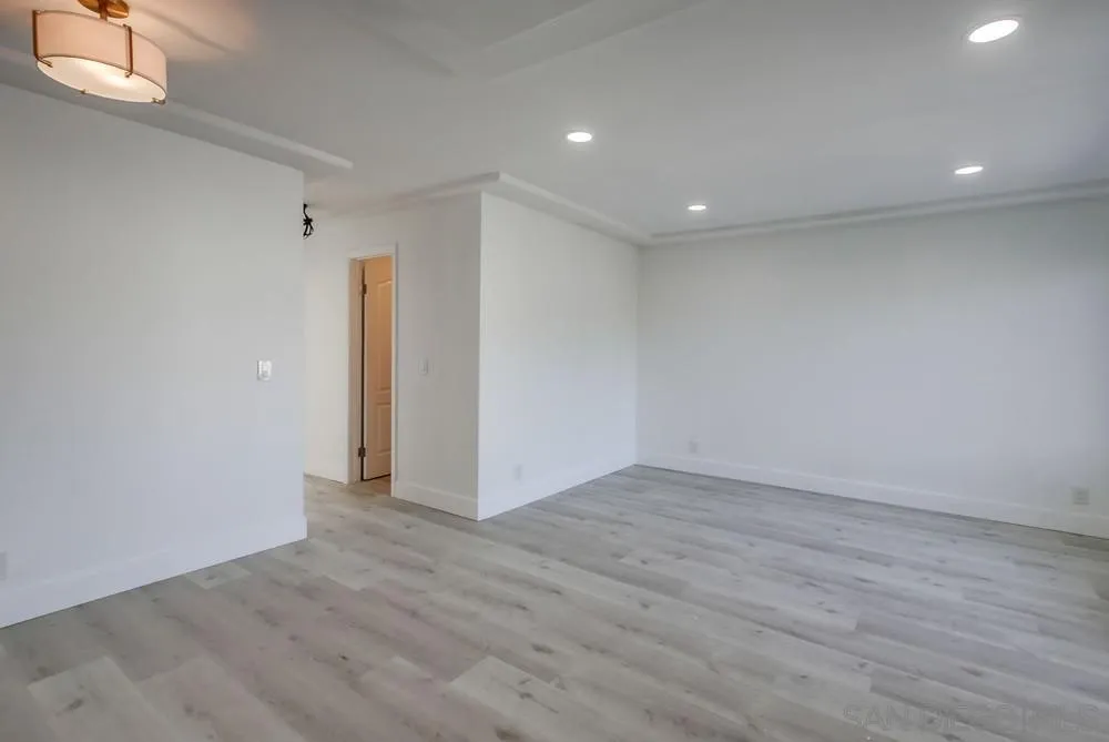 Photo #3: 260016430 Listing: Photo #3