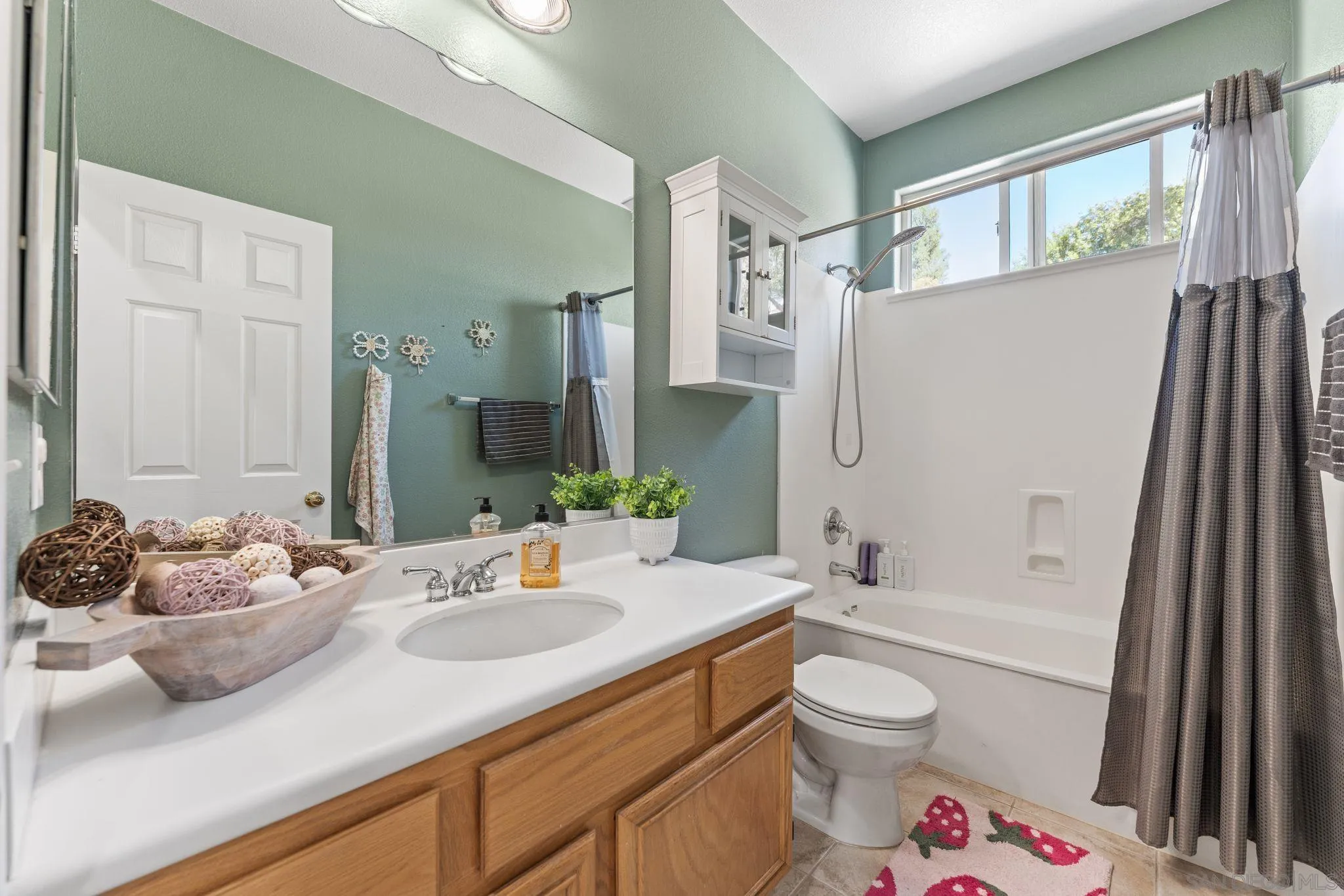 https://cdn.realtyfeed.com/cdn/127/260016431/034abfa84641649793f7cc3c14b4142a.webp