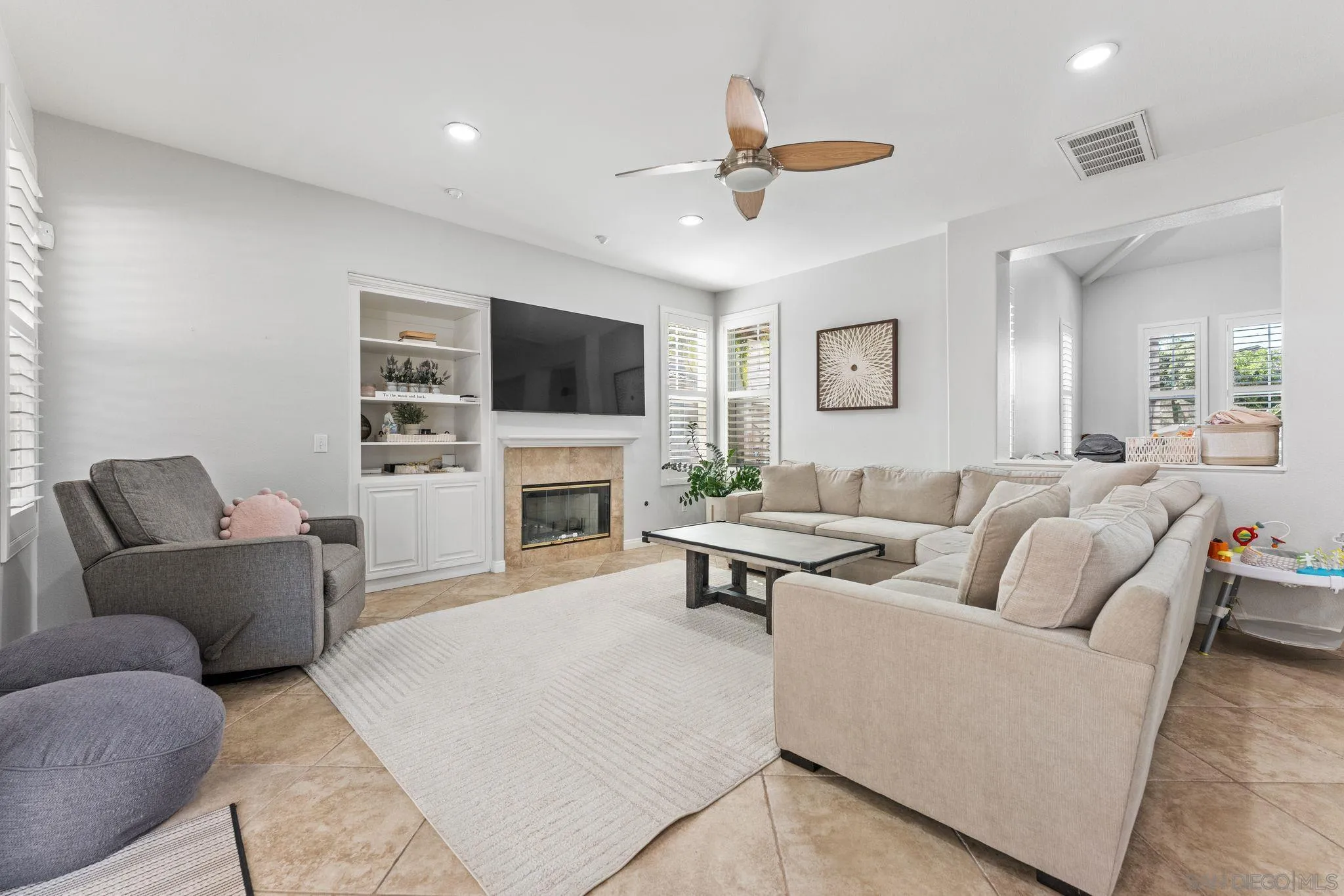 https://cdn.realtyfeed.com/cdn/127/260016431/2bbef1ae3d8506b1b24fec268bd6526c.webp