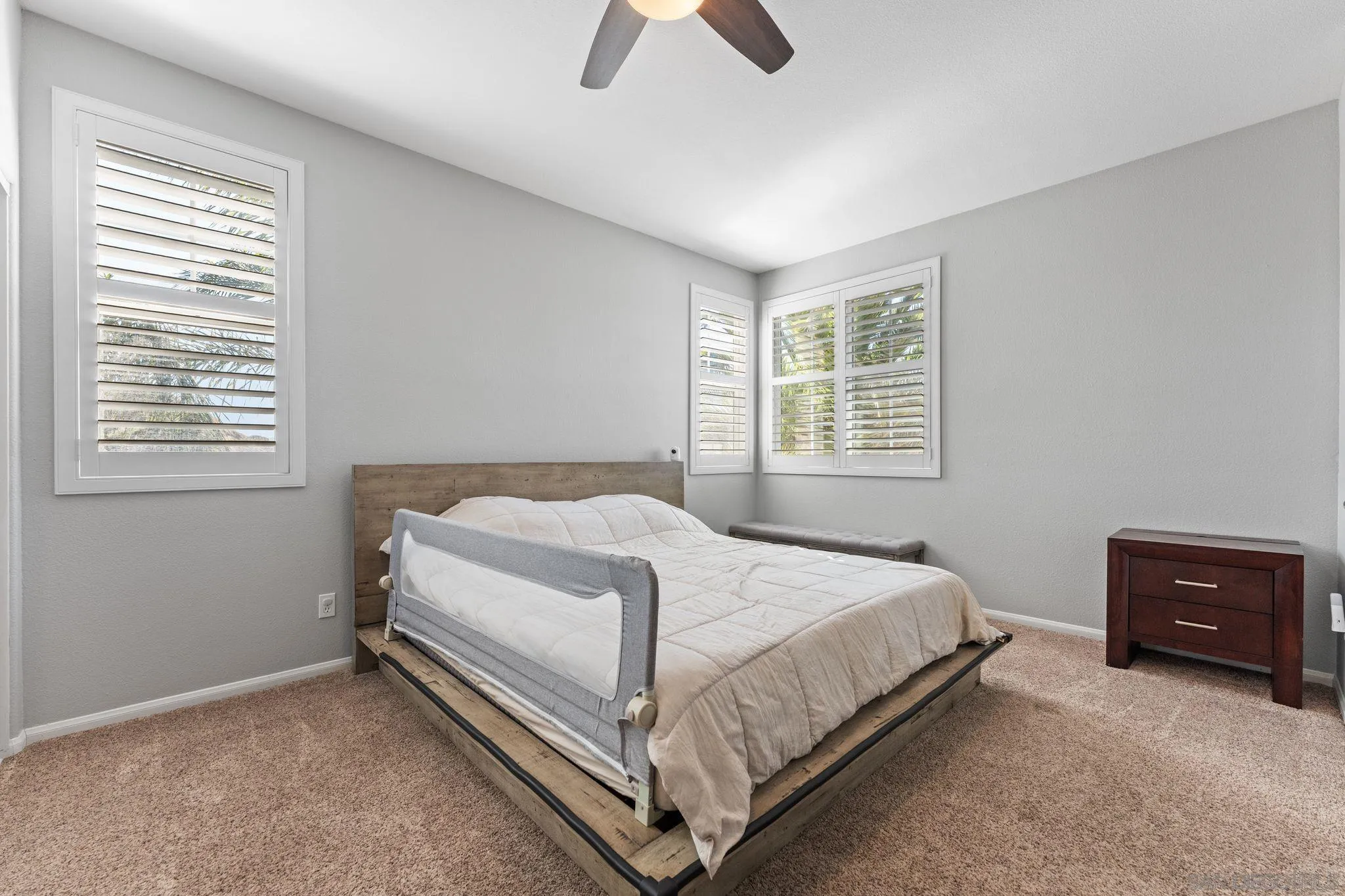 https://cdn.realtyfeed.com/cdn/127/260016431/60f1bd5ca74bcc9522c942873d2a313d.webp