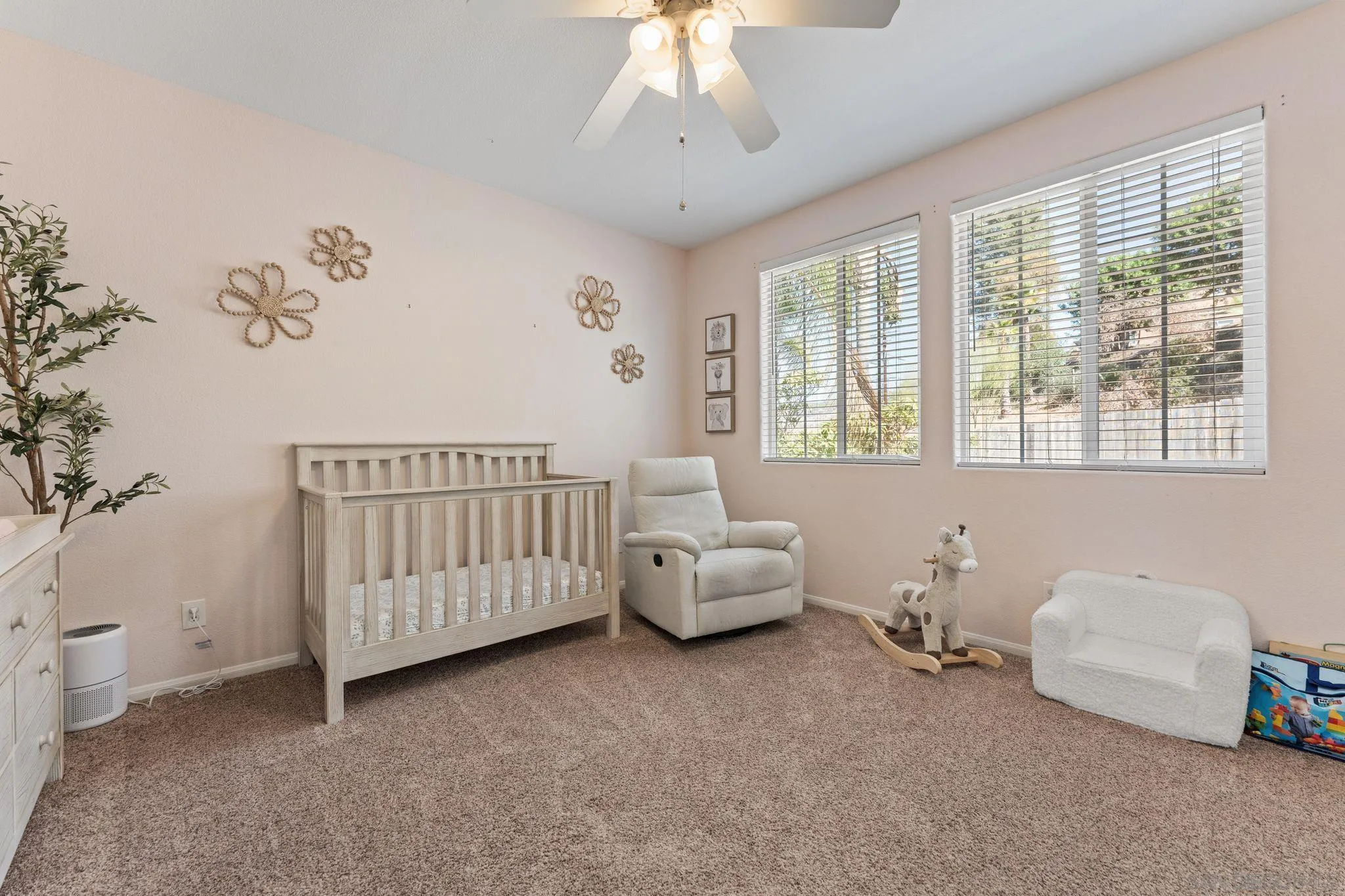 https://cdn.realtyfeed.com/cdn/127/260016431/cc1afc99dd5a860cbcea6fef2b693e18.webp