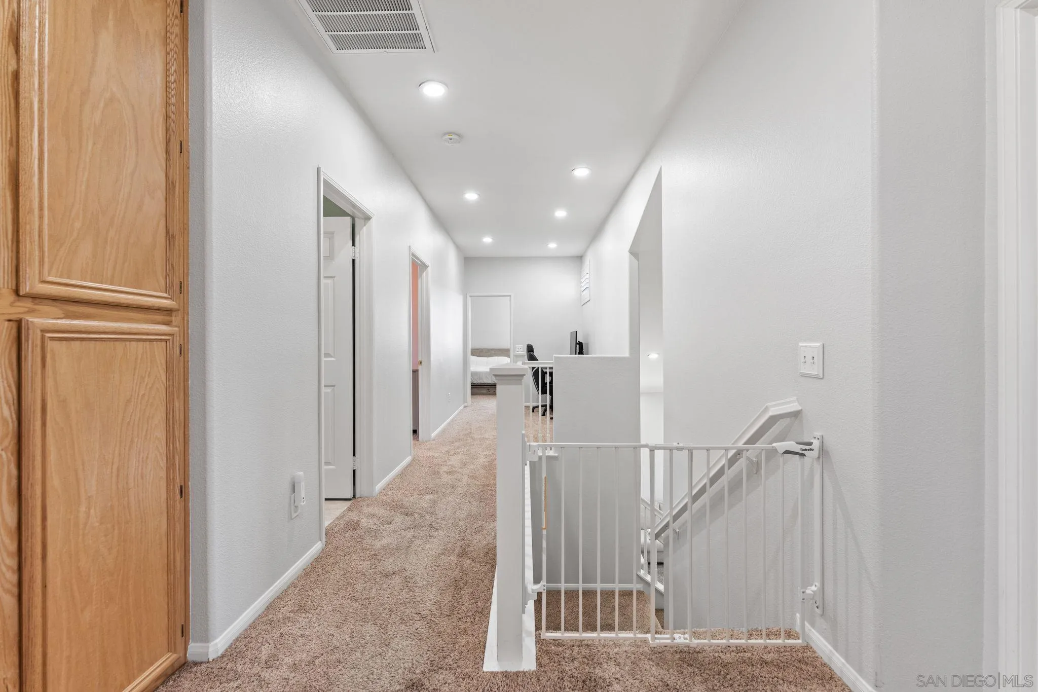 https://cdn.realtyfeed.com/cdn/127/260016431/ee38afa877e9bb6095ff17f3a11ec5b9.webp