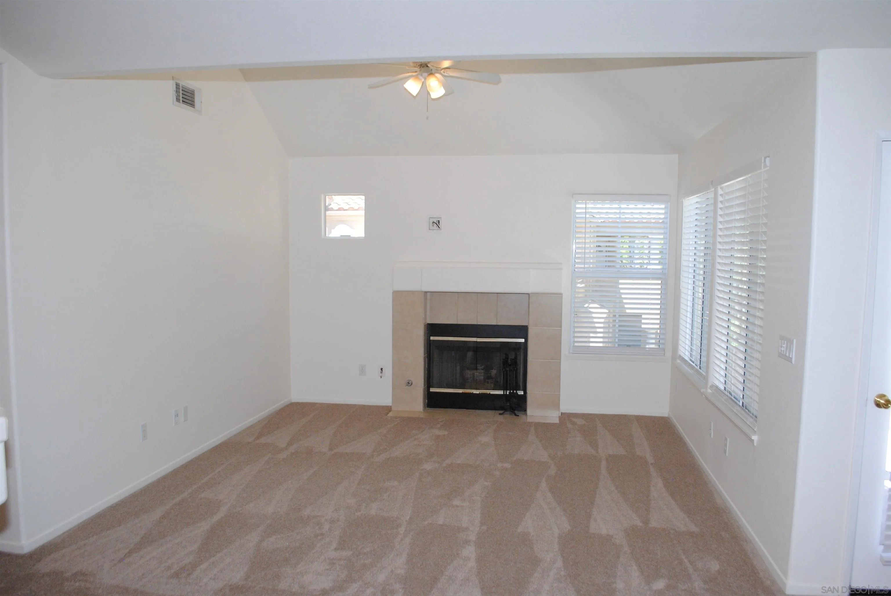 Photo #10: 260016433 Listing: Photo #10