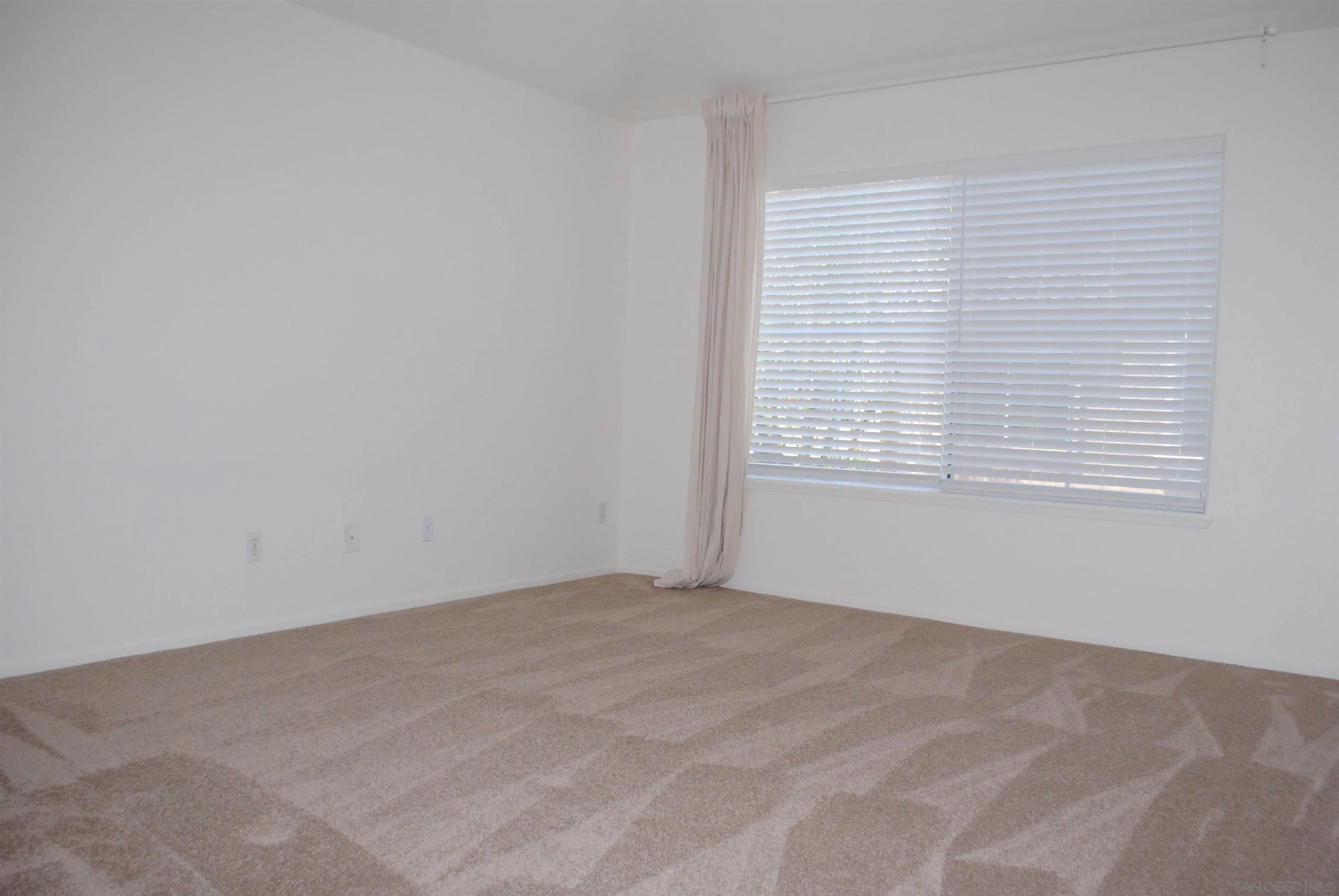 Photo #14: 260016433 Listing: Photo #14