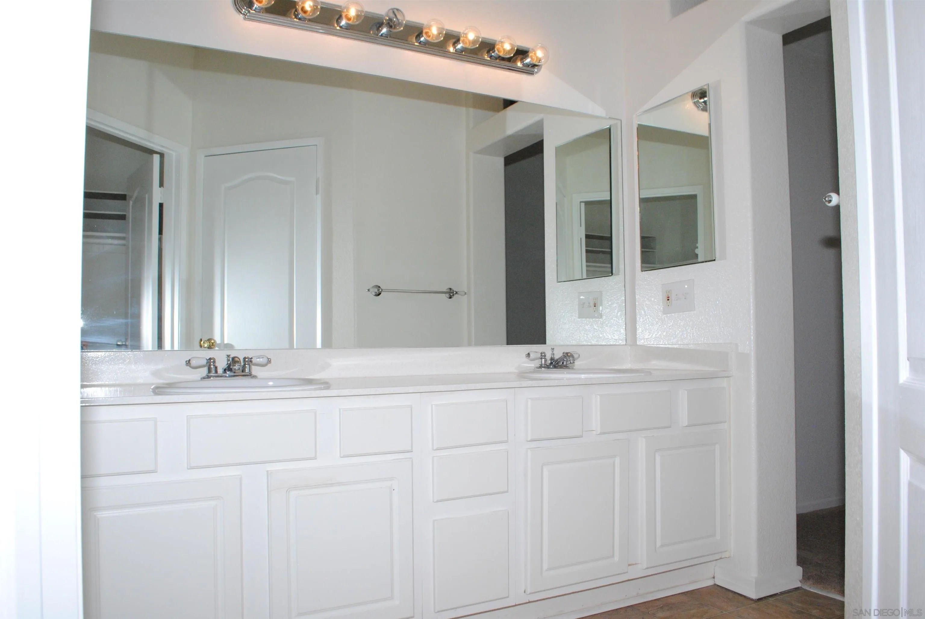 Photo #18: 260016433 Listing: Photo #18