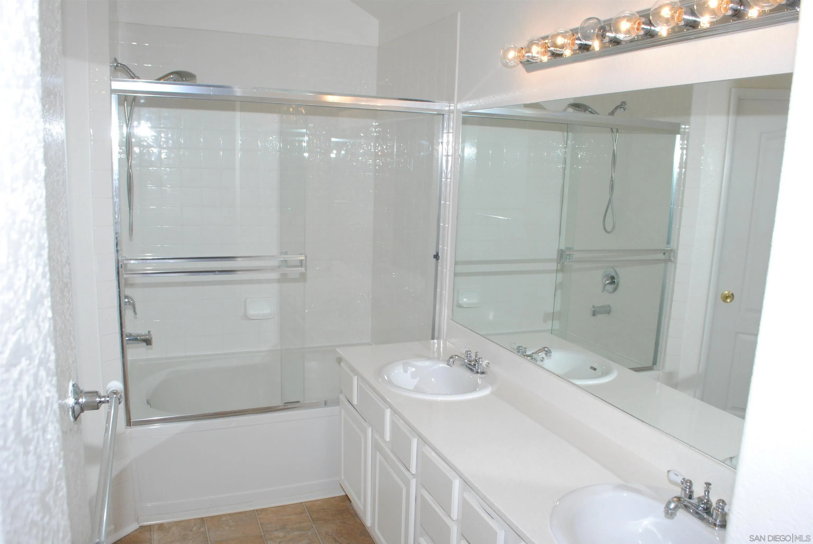 Photo #17: 260016433 Listing: Photo #17