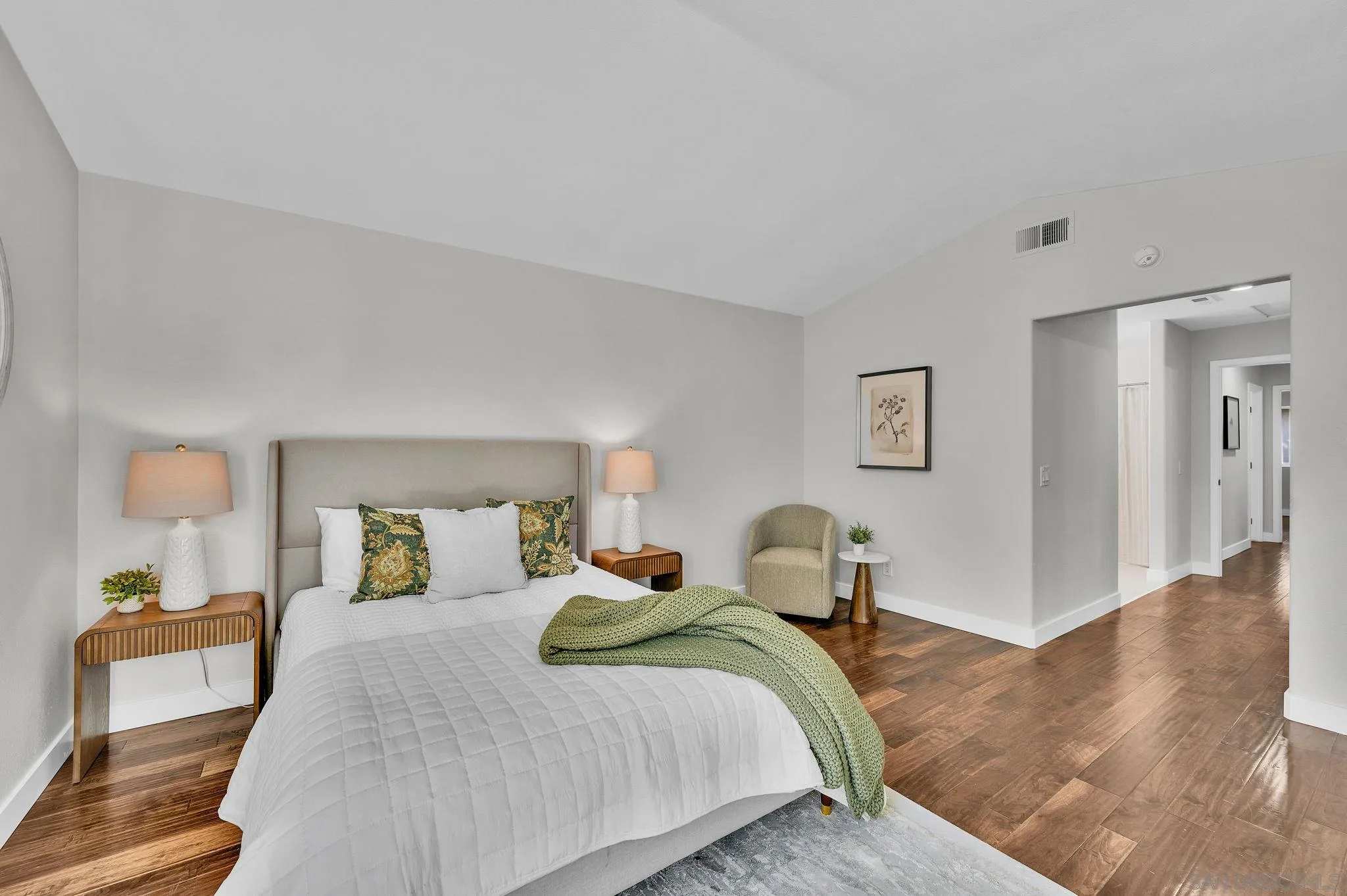 Photo #8: 260016437 Listing: Photo #8