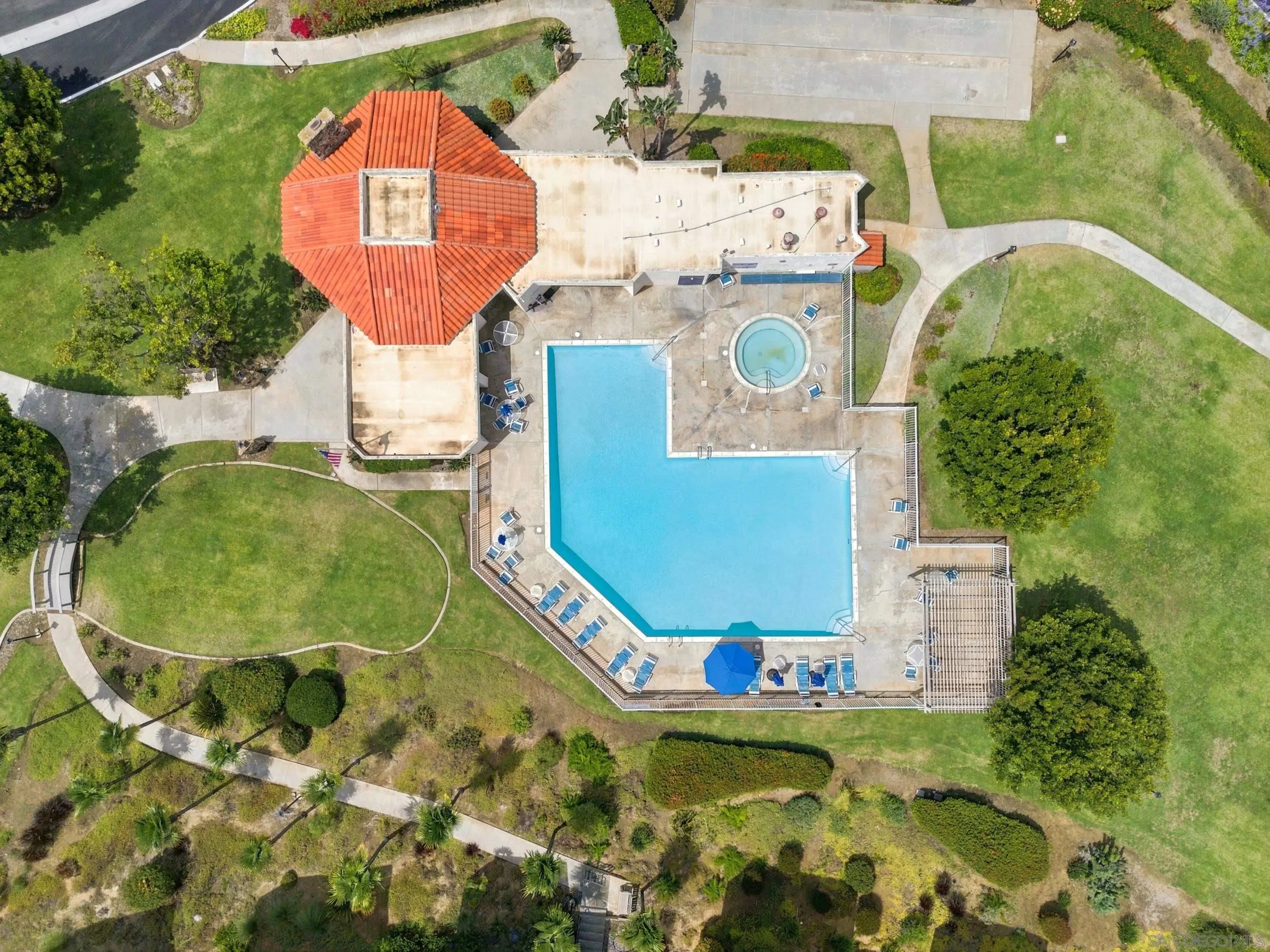 https://cdn.realtyfeed.com/cdn/127/260016441/418318de3311da24f98a9f99d8f47b54.webp