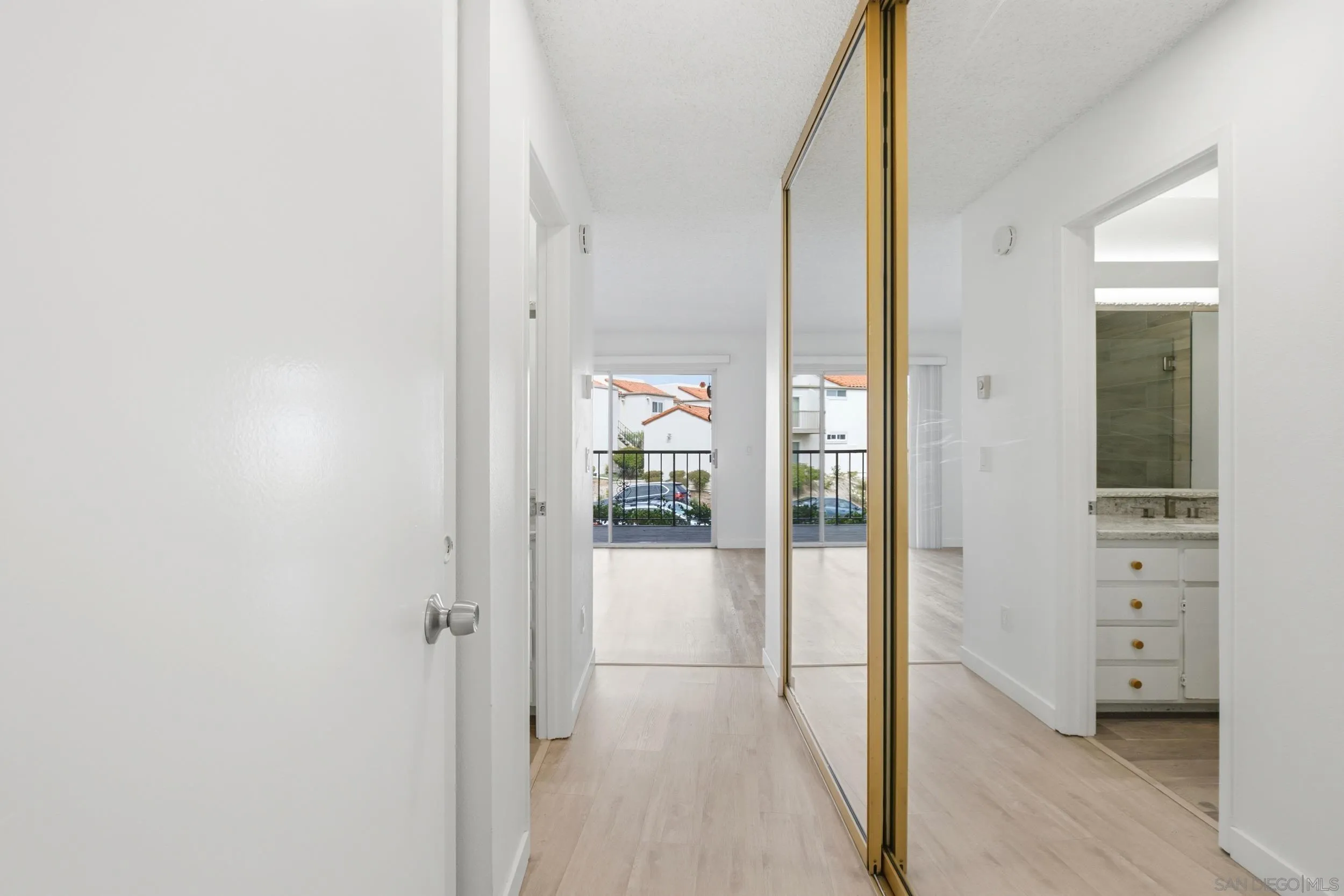 https://cdn.realtyfeed.com/cdn/127/260016441/7c0dc3fce0b925a18545d809492bf83f.webp