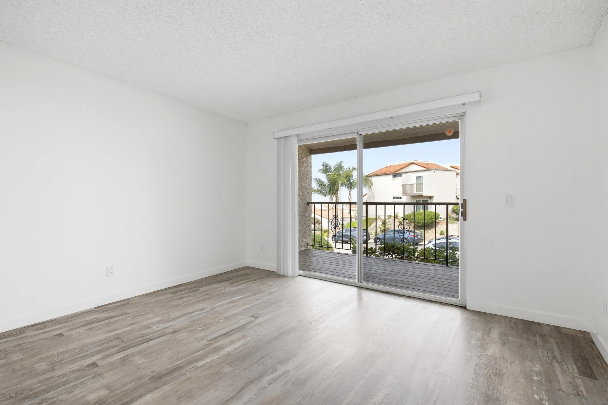 https://cdn.realtyfeed.com/cdn/127/260016441/80d2a3ec39cea75079d7f3ddcba6b4aa.webp