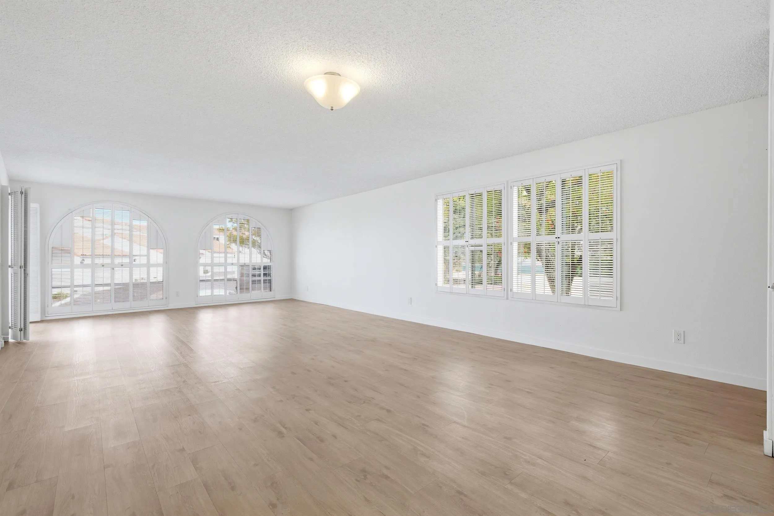 https://cdn.realtyfeed.com/cdn/127/260016441/c4a9a98077fc9febdae7db059d65e545.webp