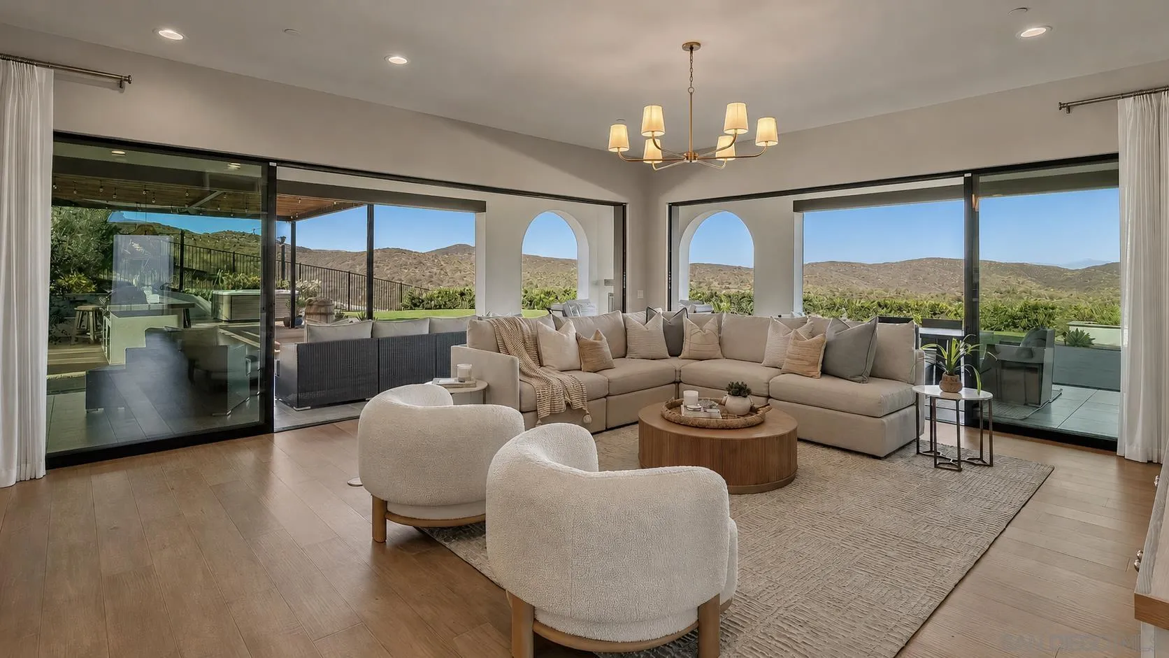https://cdn.realtyfeed.com/cdn/127/260016444/fd2bdbe37985061396332cc29f0642c3.webp