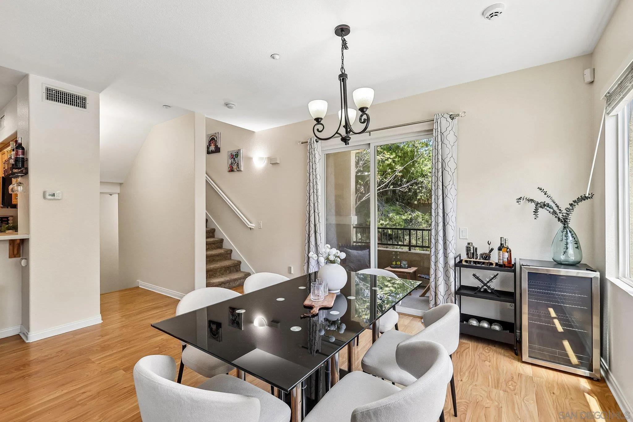 https://cdn.realtyfeed.com/cdn/127/260016447/0dea211d899c22fb44bf0bf9f32c335d.webp