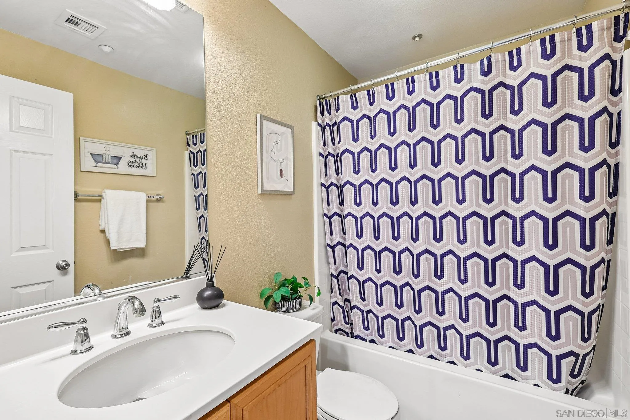 https://cdn.realtyfeed.com/cdn/127/260016447/31c20bae49d357ea971900f4b6580d33.webp