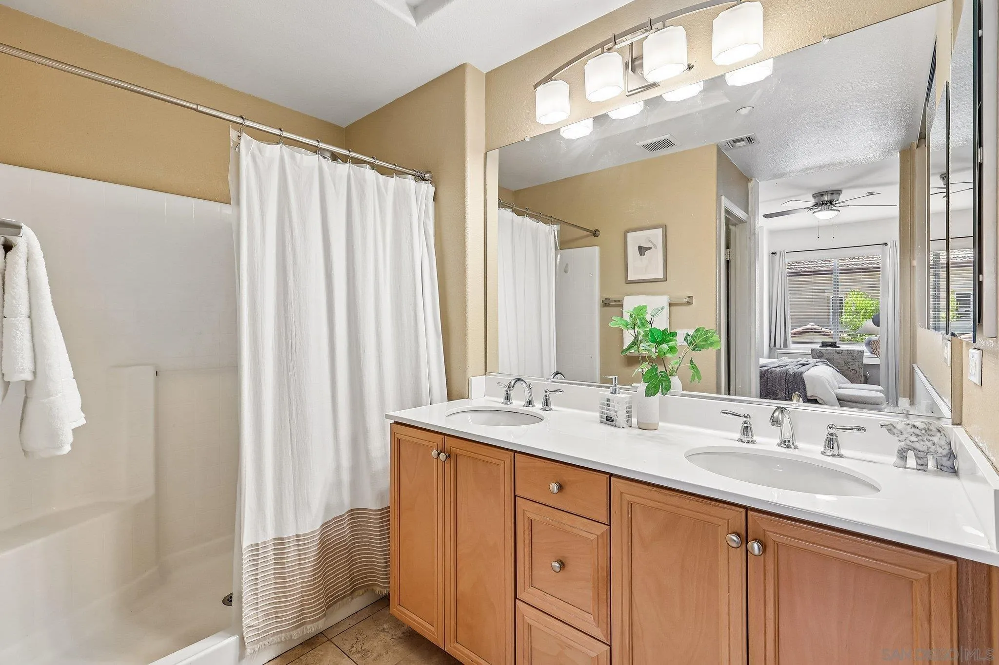 https://cdn.realtyfeed.com/cdn/127/260016447/4ad145466e451d13a6a12051566adff8.webp