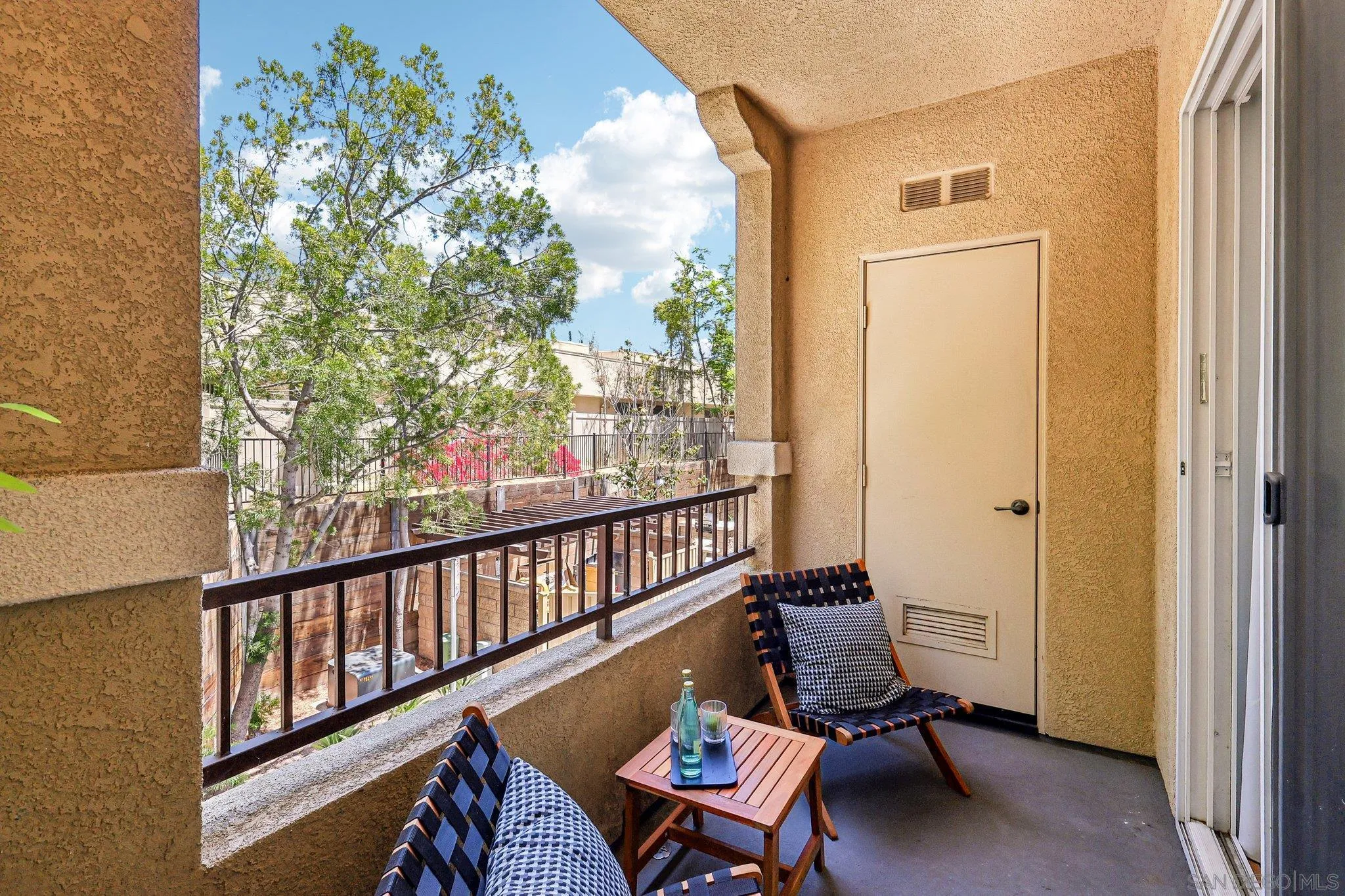 https://cdn.realtyfeed.com/cdn/127/260016447/60bb68322bf3b932b08726f5c2cbafe1.webp