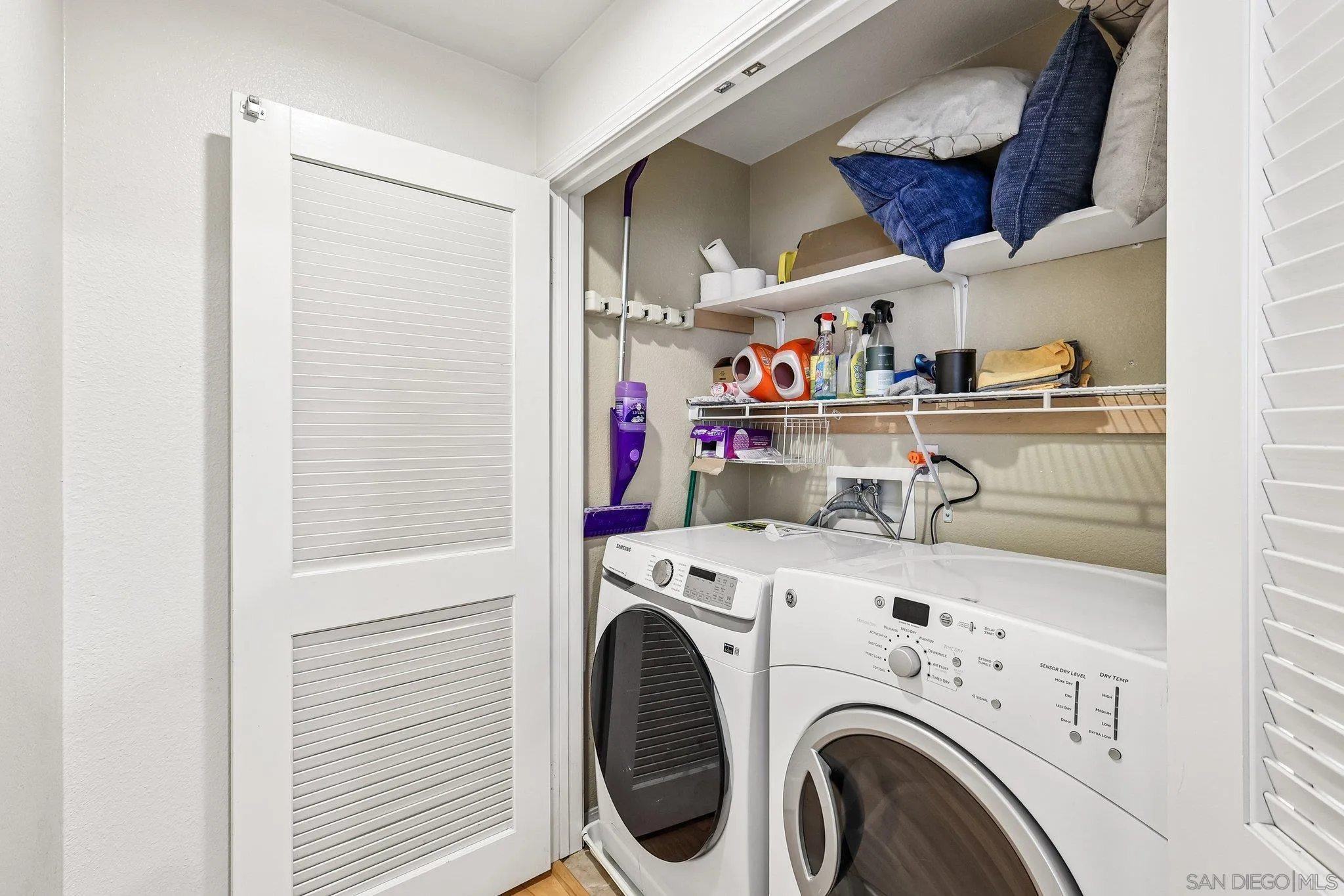 https://cdn.realtyfeed.com/cdn/127/260016447/65ce031628abb777a9849a71a7b16197.webp
