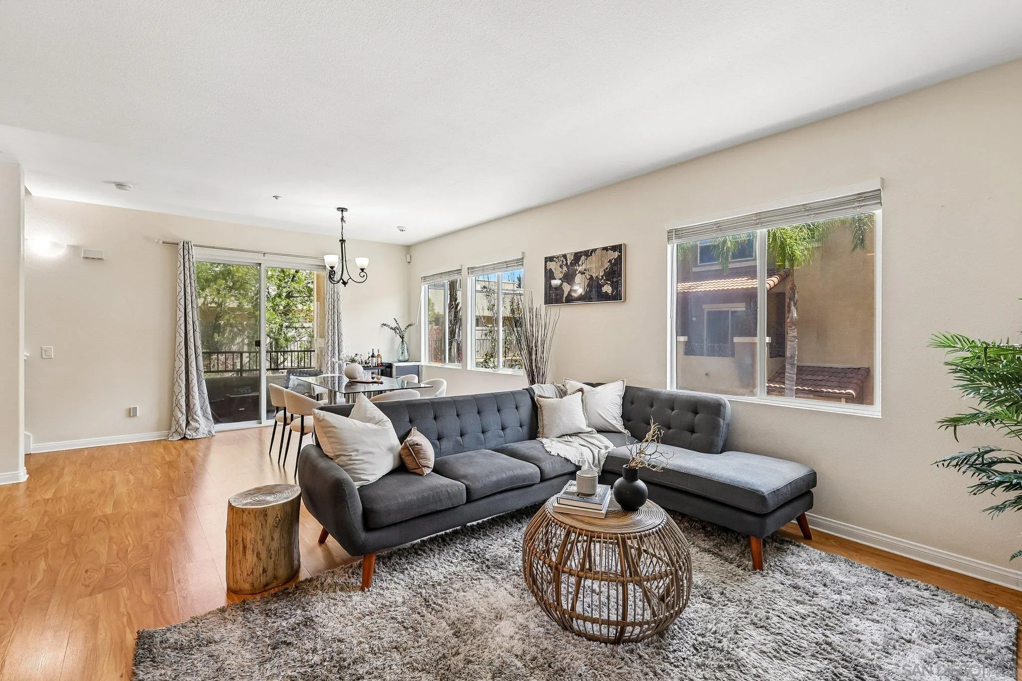 https://cdn.realtyfeed.com/cdn/127/260016447/c99dfc215fa53e5be9e04ff3884ec993.webp
