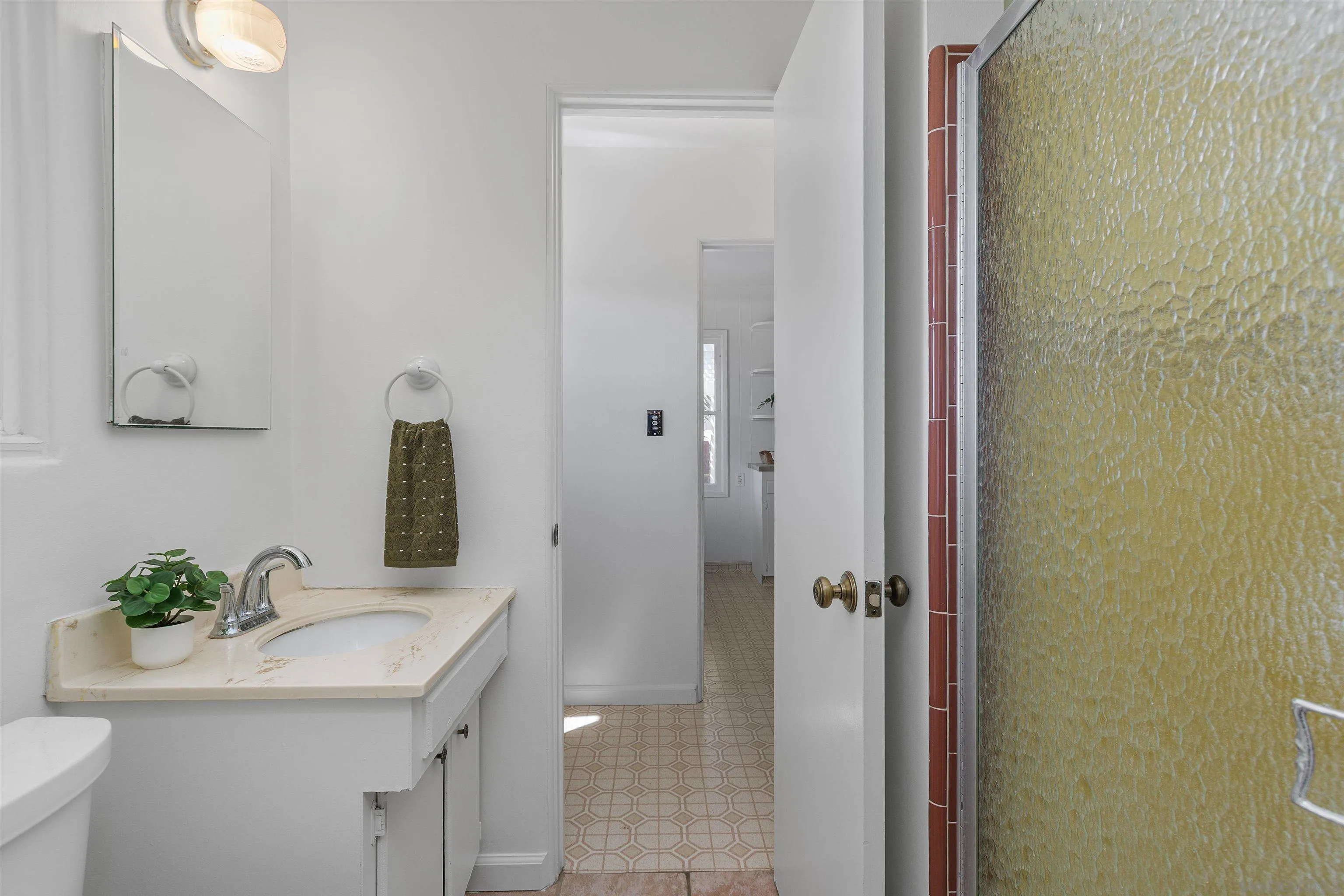 https://cdn.realtyfeed.com/cdn/127/260016448/494ec838f1a48e19cc743f483f4bb1b8.webp