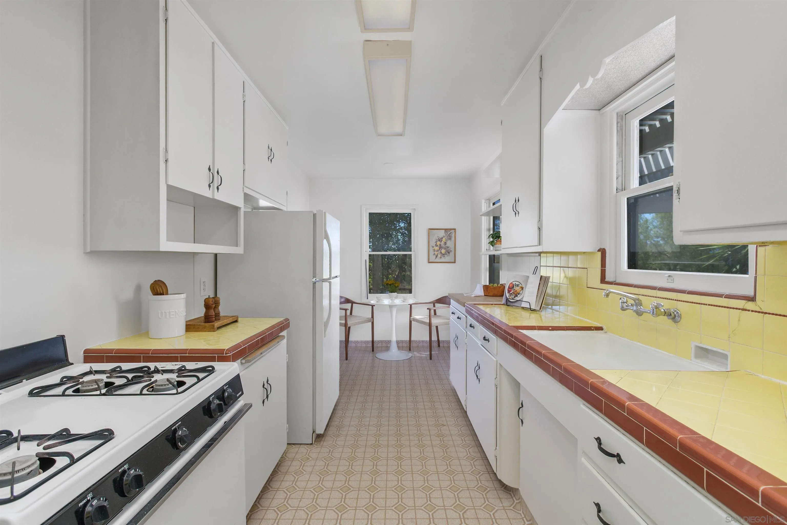 https://cdn.realtyfeed.com/cdn/127/260016448/611e70297a5f9b365760ee2dff9fc5b1.webp