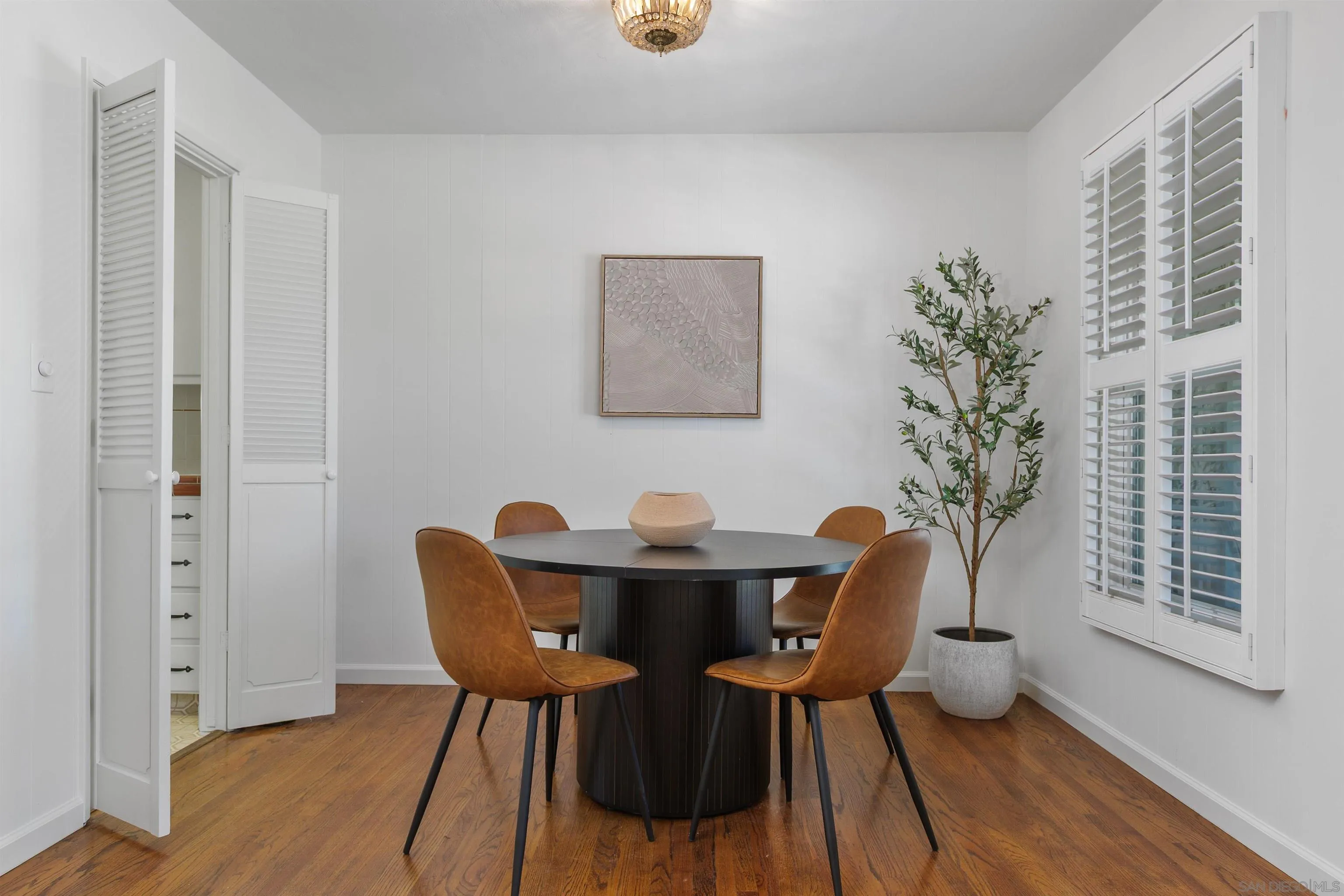 https://cdn.realtyfeed.com/cdn/127/260016448/89d6d0cac2db5f81a3a3b7116c78158c.webp