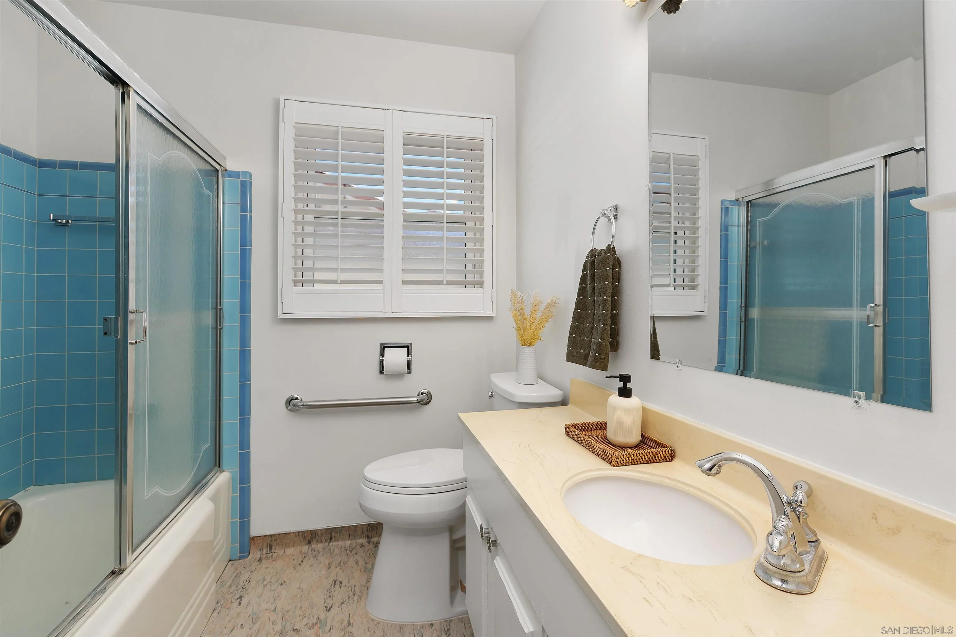 https://cdn.realtyfeed.com/cdn/127/260016448/a280fe84d3df90b95e750ad9779e7d35.webp