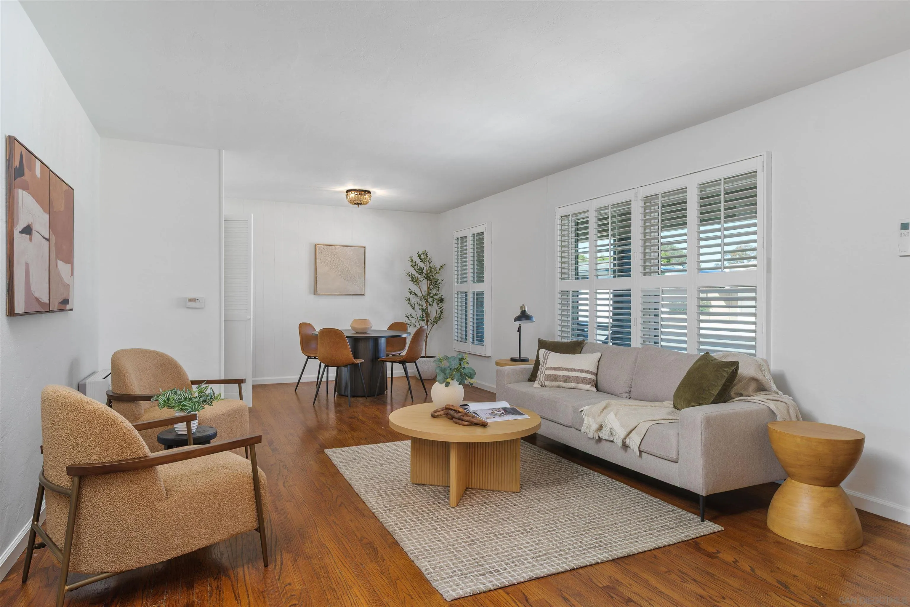 https://cdn.realtyfeed.com/cdn/127/260016448/aa5564cc260214697c274530416996c2.webp