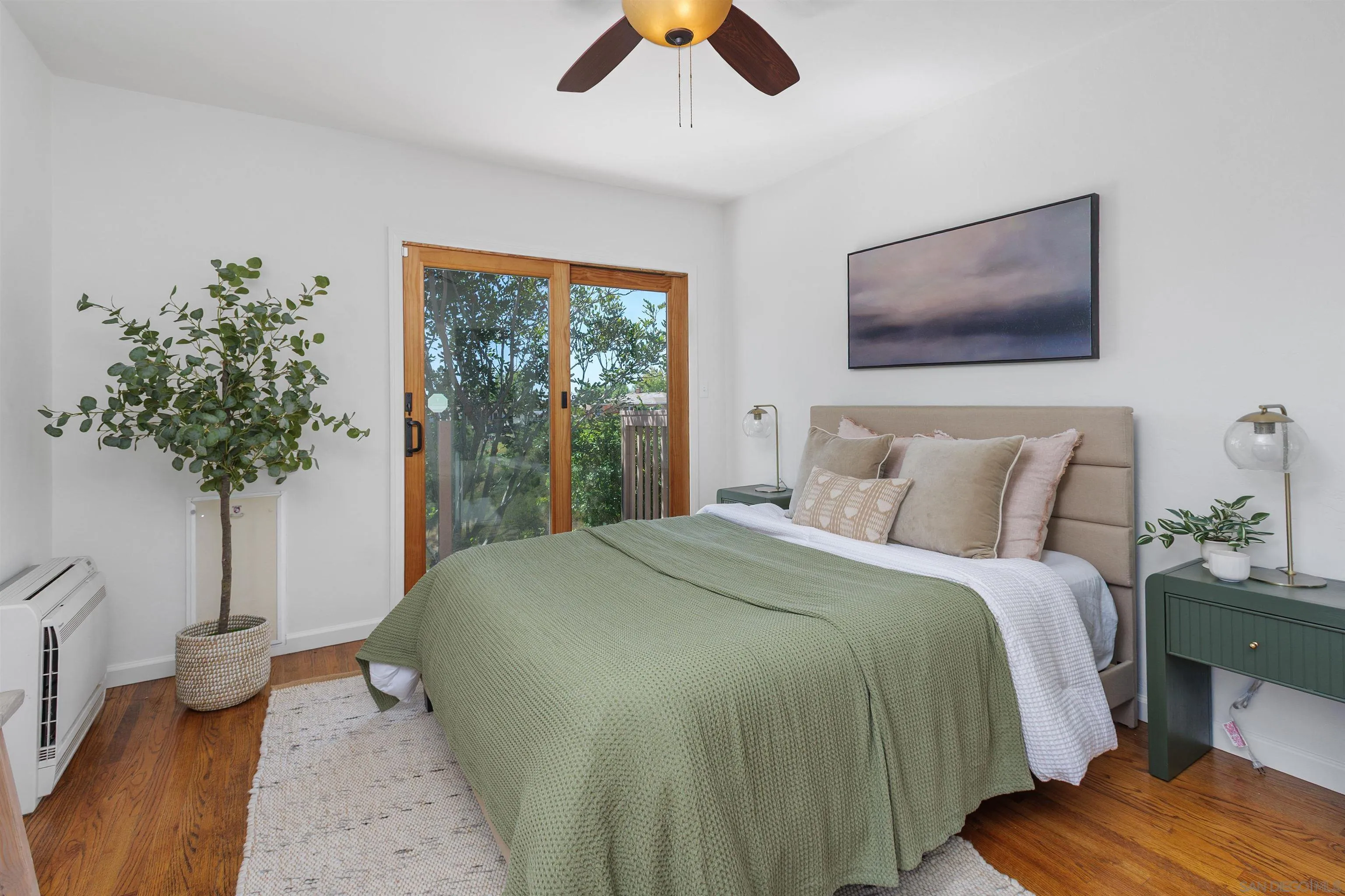 https://cdn.realtyfeed.com/cdn/127/260016448/eb9b025998587c5750a077f482c3040c.webp