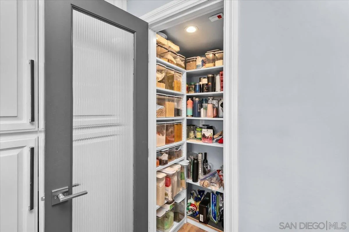 https://cdn.realtyfeed.com/cdn/127/260016452/b6757709de5675f43f940c8ea153021b.webp