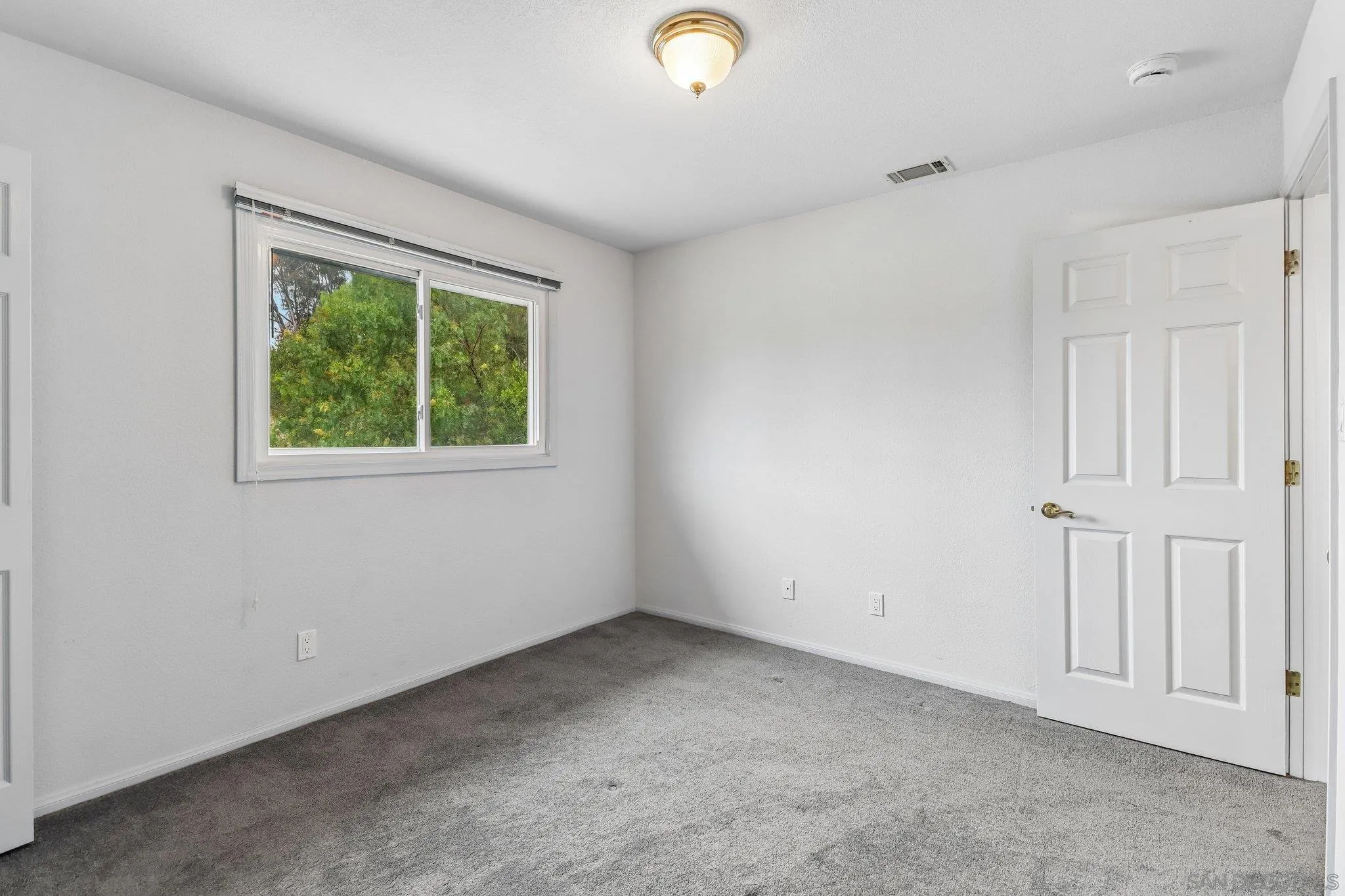 https://cdn.realtyfeed.com/cdn/127/260016457/0f87a1ab2fe76866f2a41685d218e55d.webp