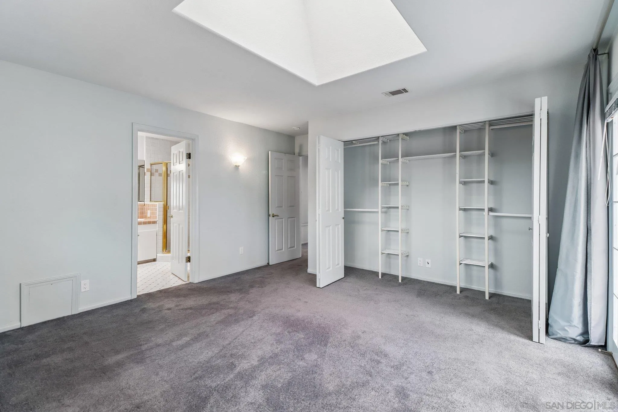 https://cdn.realtyfeed.com/cdn/127/260016457/10398272c3e4e528ac3e98abdba8deeb.webp