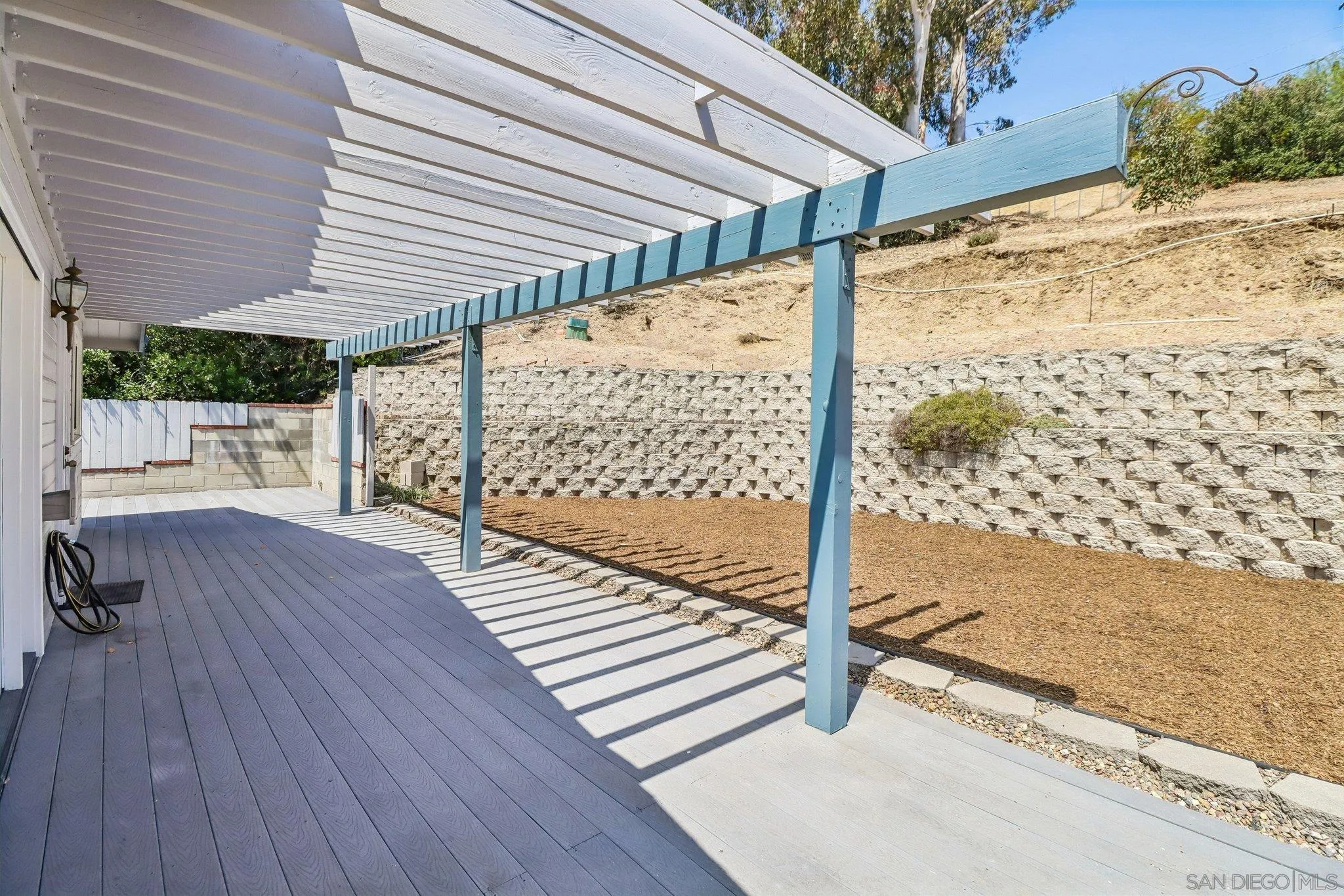 https://cdn.realtyfeed.com/cdn/127/260016457/c6f1562e14bd83d168105c0e72479c99.webp