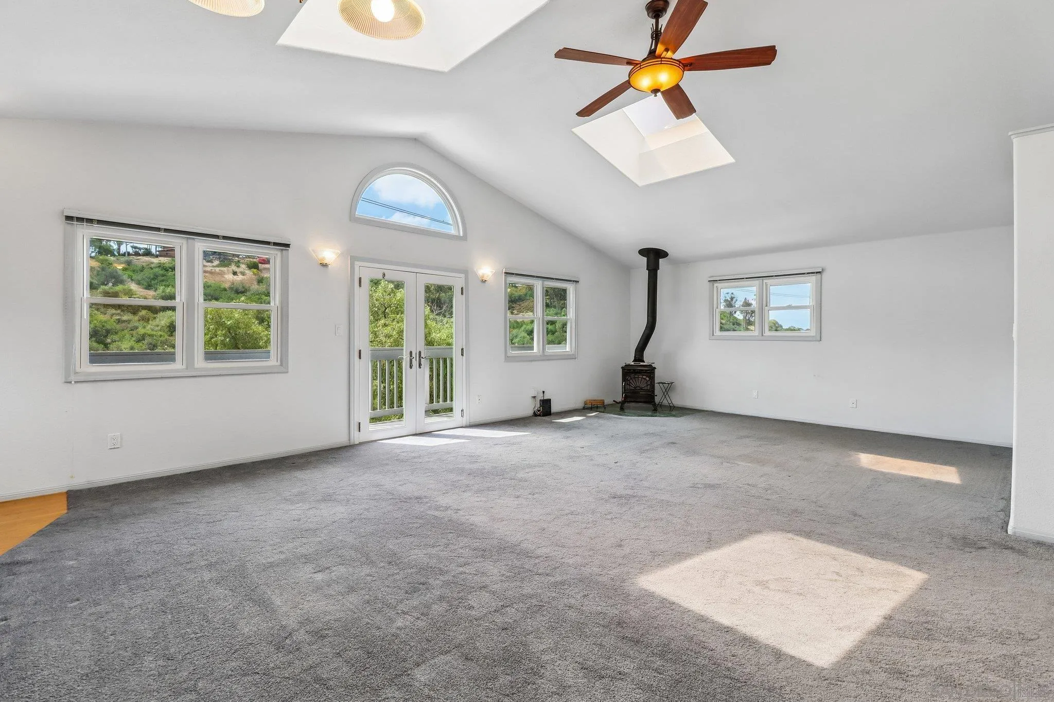 https://cdn.realtyfeed.com/cdn/127/260016457/eb318199db7f00d02a9ec8716db5b7d7.webp