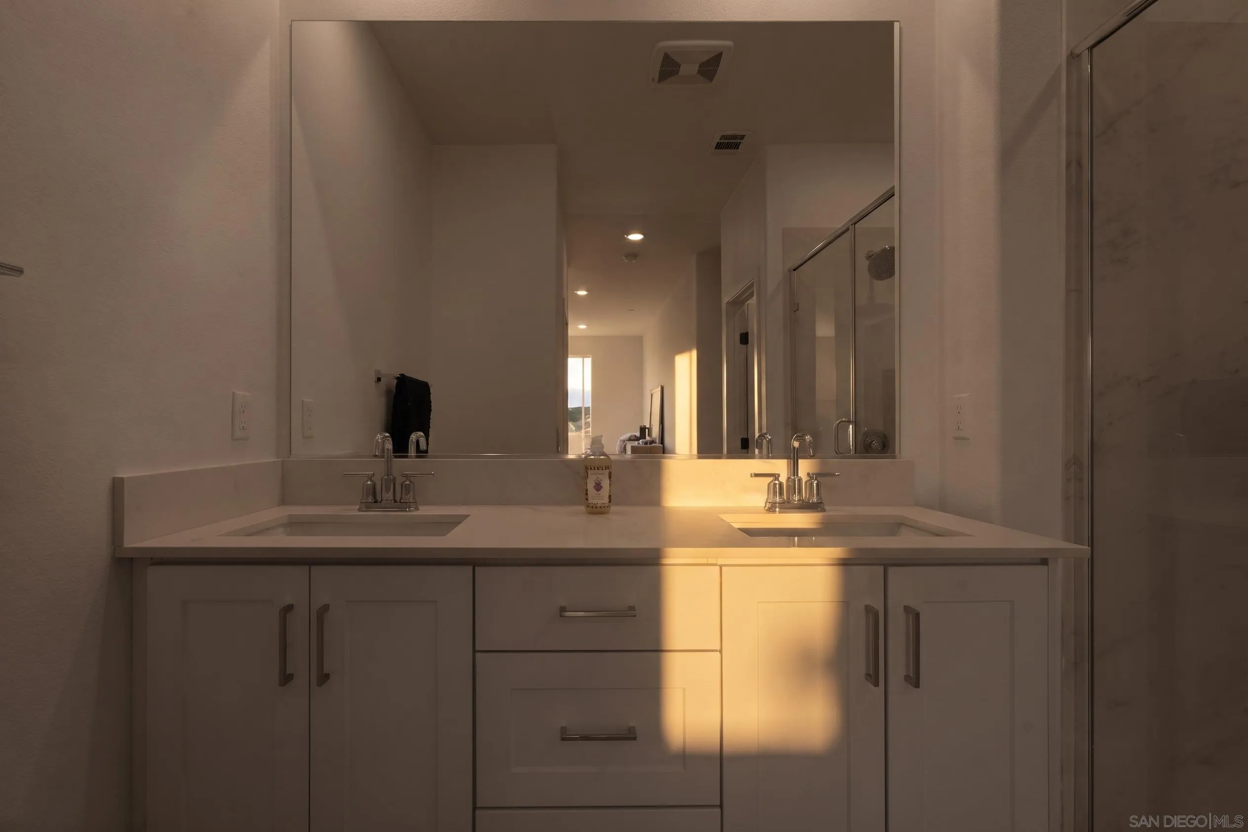 Photo #14: 260016458 Listing: Photo #14