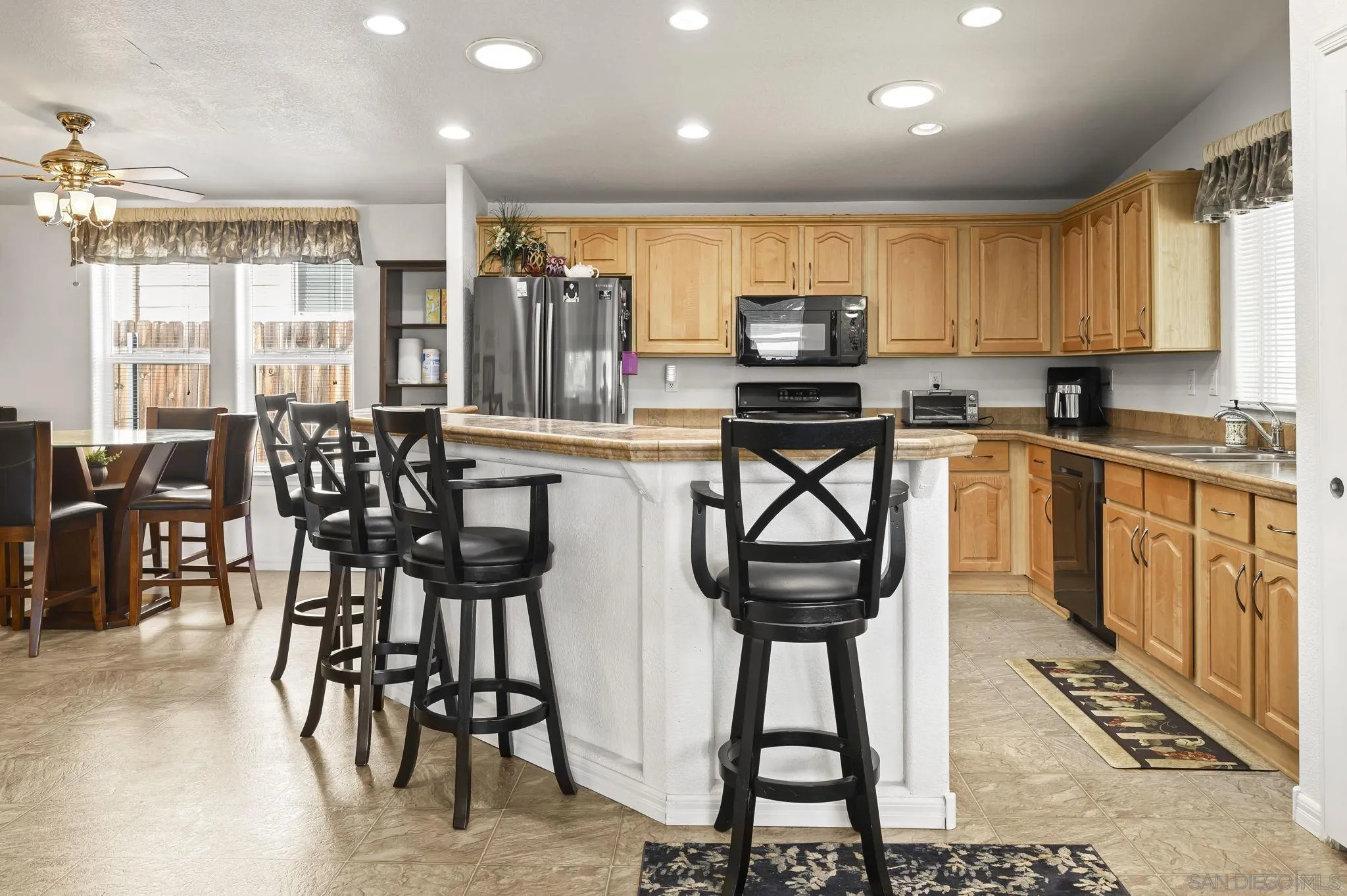 https://cdn.realtyfeed.com/cdn/127/260016459/0f46d507869615f35440e2bff0067172.webp