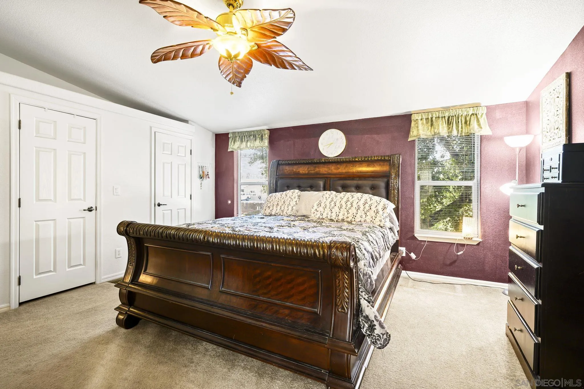 https://cdn.realtyfeed.com/cdn/127/260016459/736cb8de2fc637b65fa1d17630c3c43d.webp