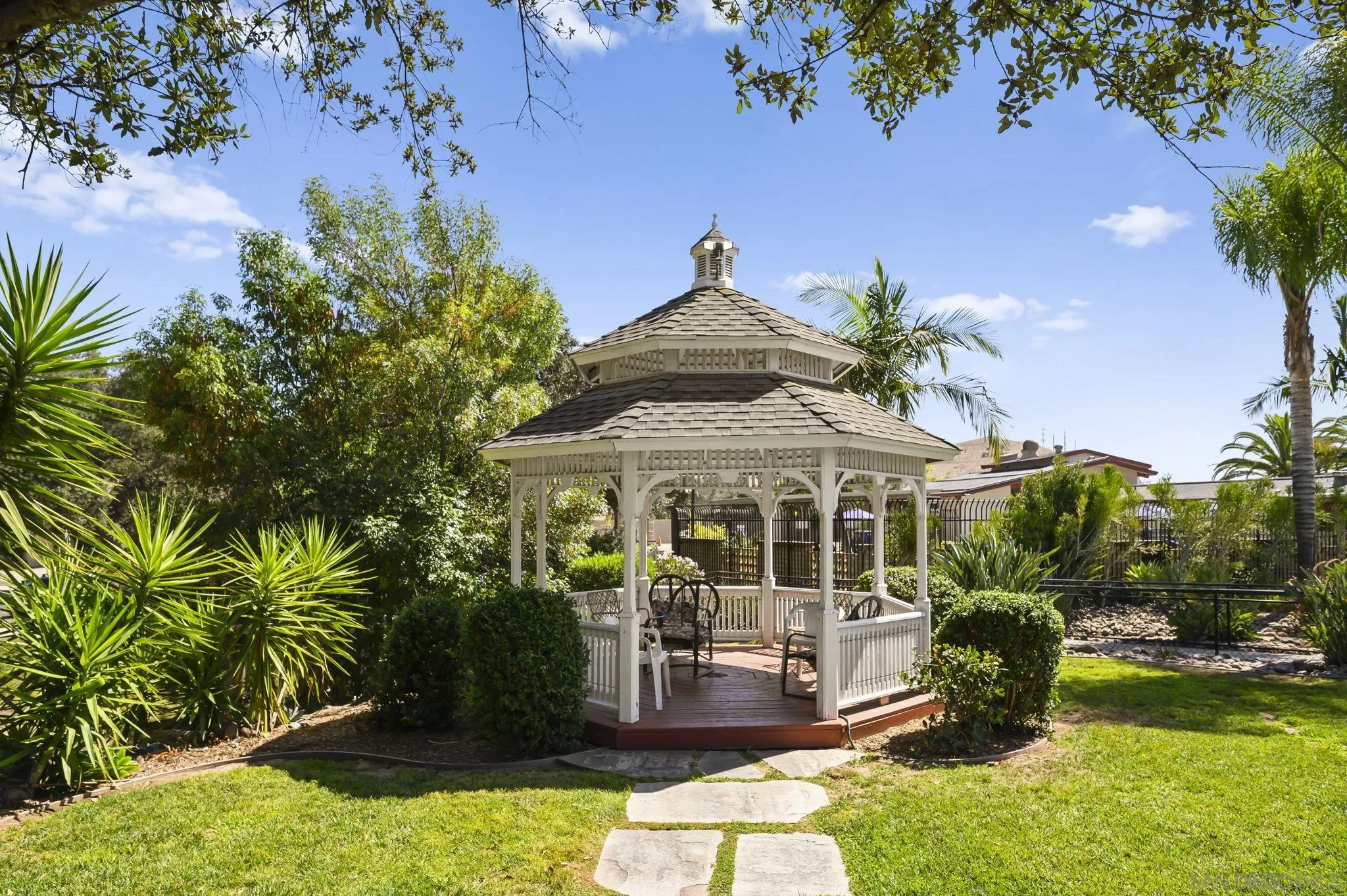 https://cdn.realtyfeed.com/cdn/127/260016459/7c3aa7da784f8742081b0667f38d4bb8.webp