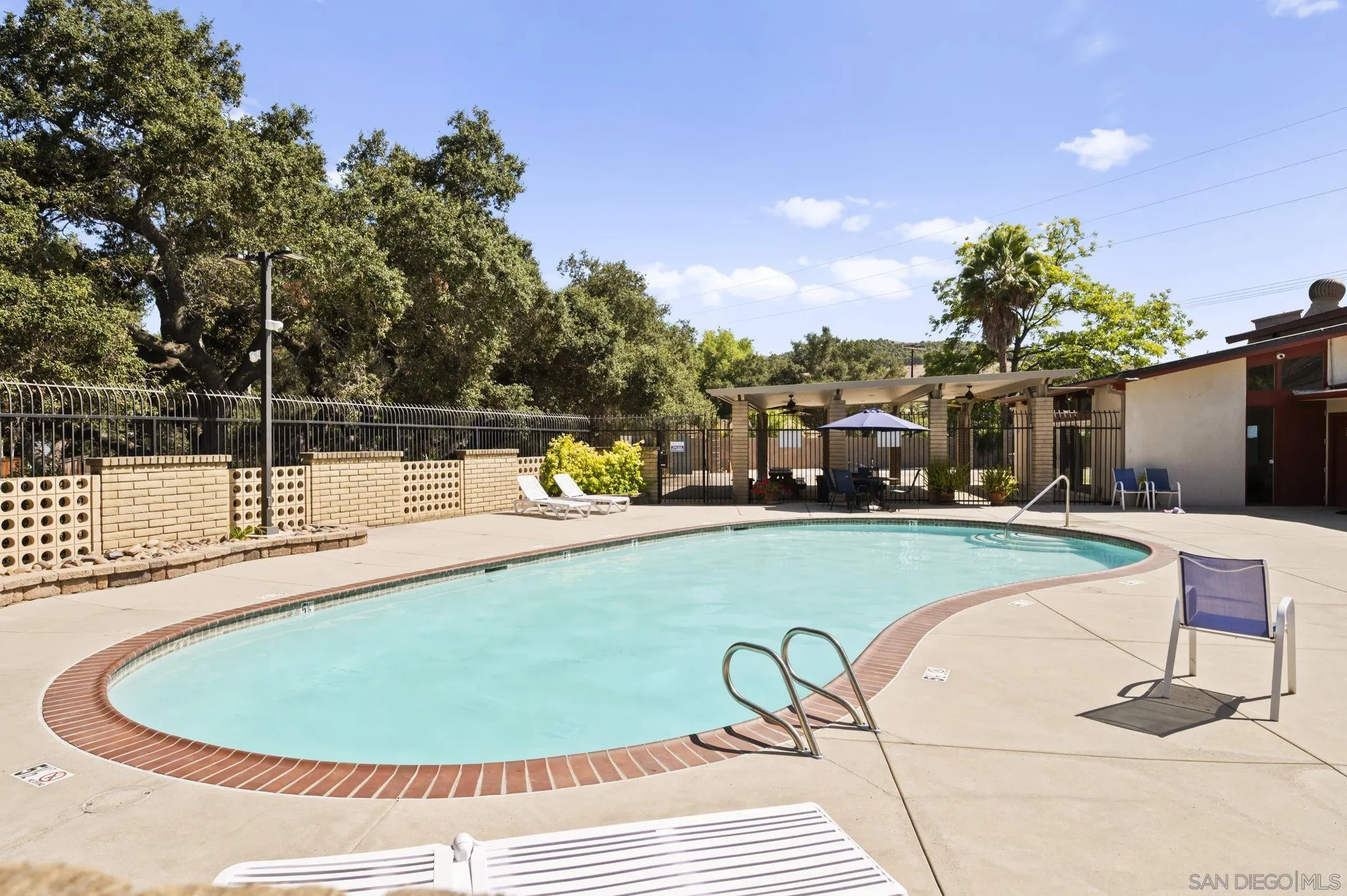 https://cdn.realtyfeed.com/cdn/127/260016459/c0530dd23dbe2c0149dfa718b30ae7db.webp
