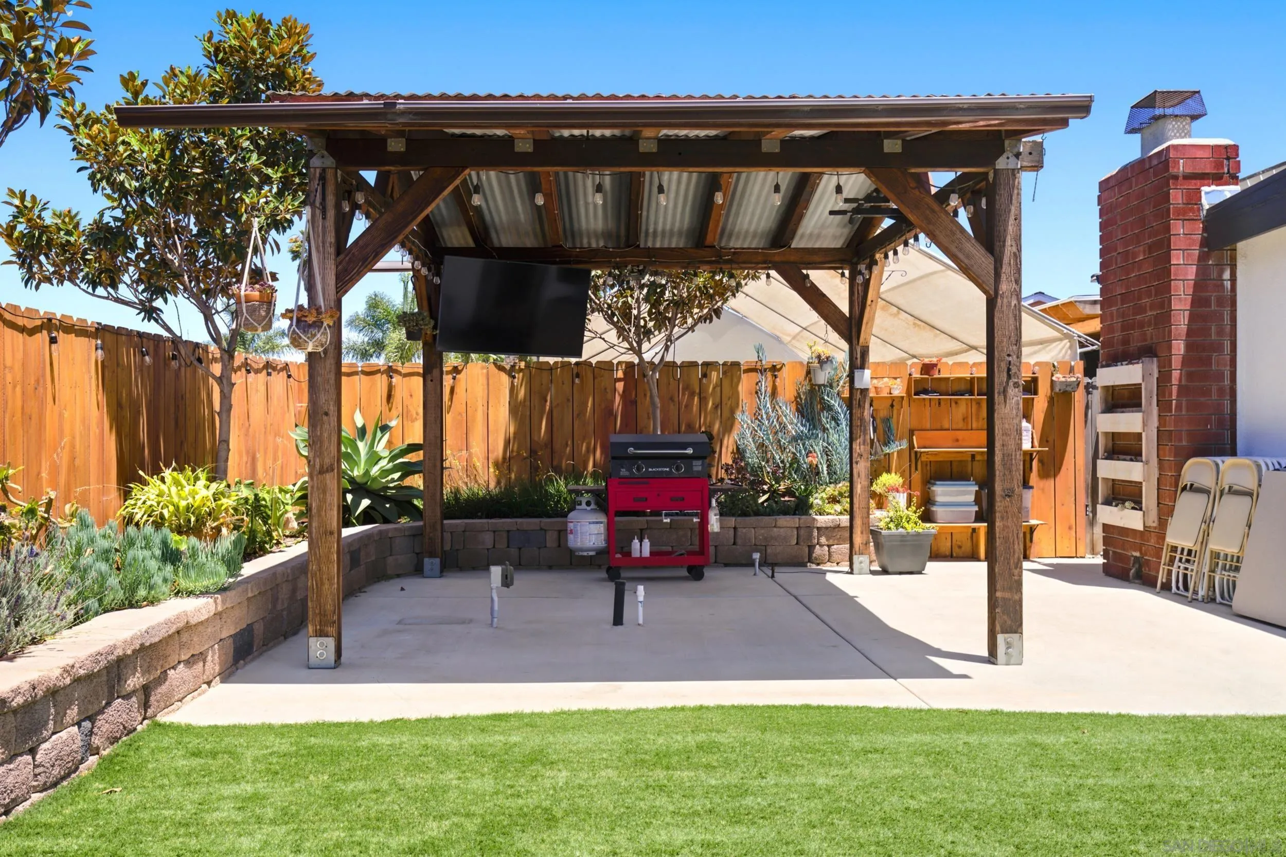 https://cdn.realtyfeed.com/cdn/127/260016465/1ef0d1549e7ede401dc917309d24c1c5.webp