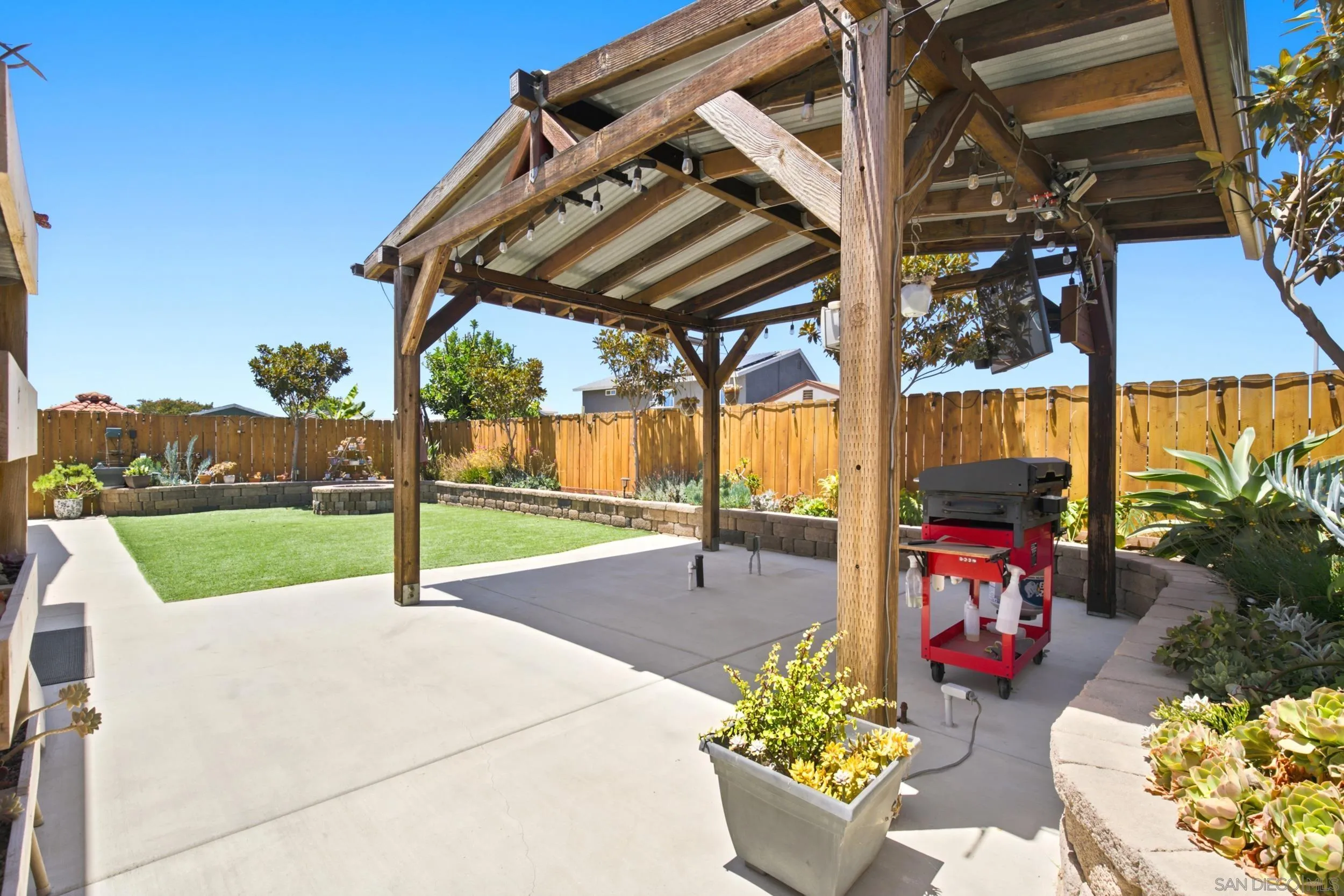 https://cdn.realtyfeed.com/cdn/127/260016465/3733a120cbcc3b1fba1946b68e355cfa.webp