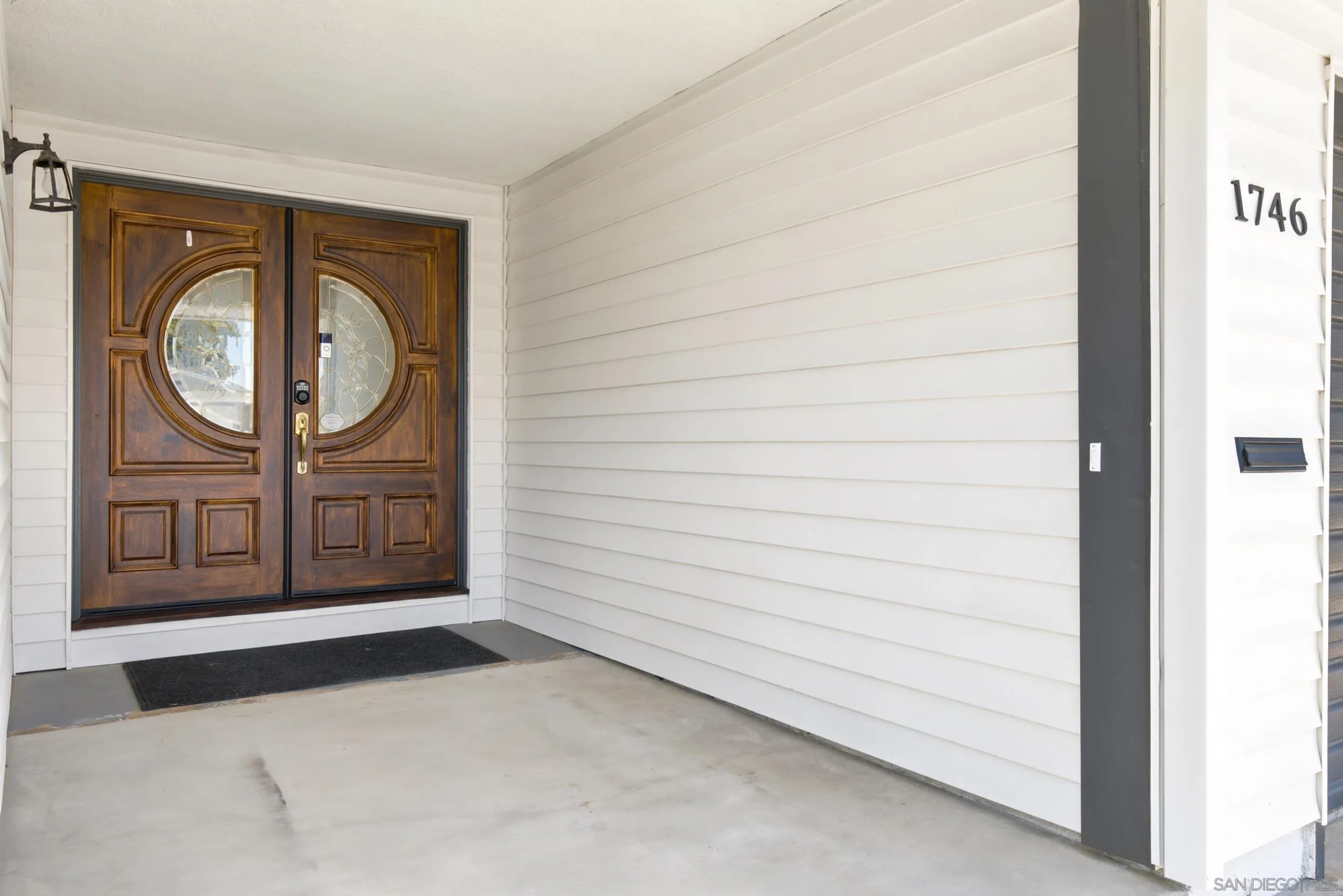 https://cdn.realtyfeed.com/cdn/127/260016465/642130d54c4941f702f6291a39068fe4.webp