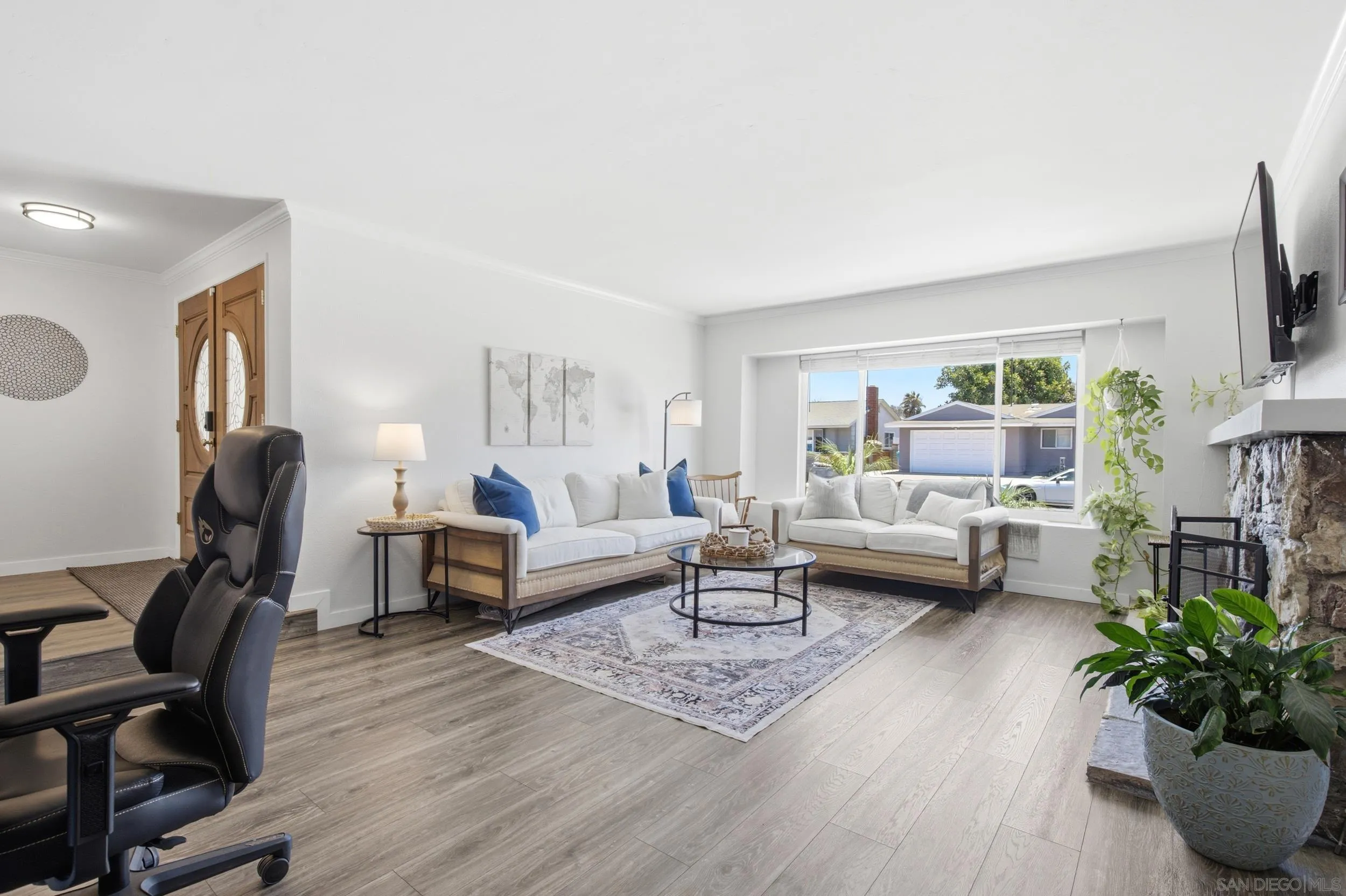 https://cdn.realtyfeed.com/cdn/127/260016465/679173a15eecc3701402c126998145d2.webp