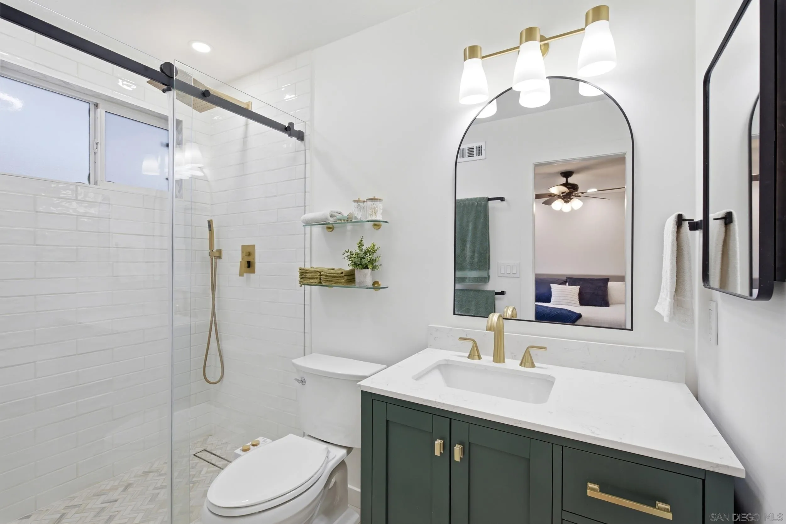 https://cdn.realtyfeed.com/cdn/127/260016465/7ae4236ae6cfc407f0c829c36659a7bb.webp